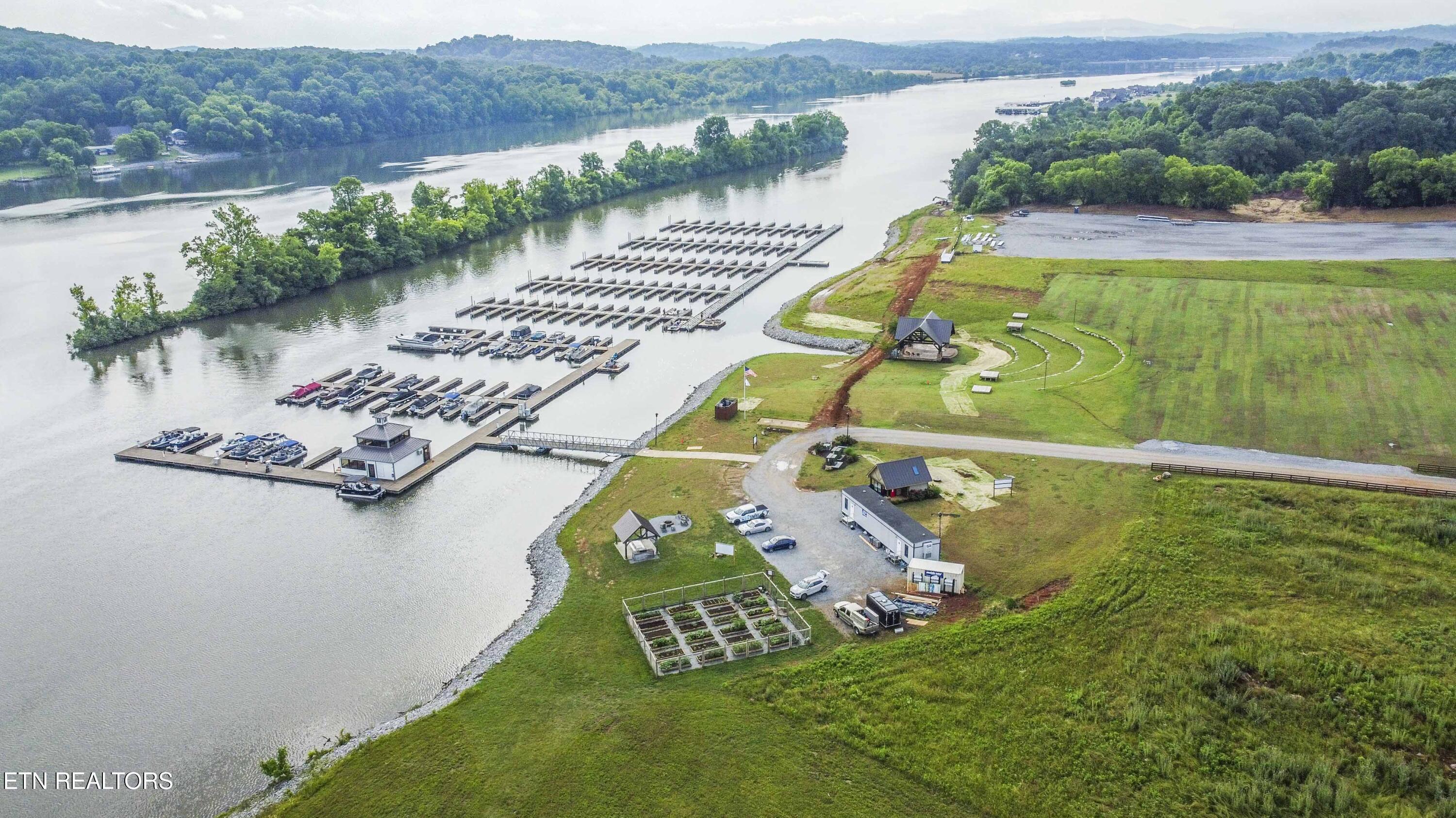 687 River Bank Tr, Loudon, TN - Fort Loudoun and Tellico Lake Real Estate - Image# 17