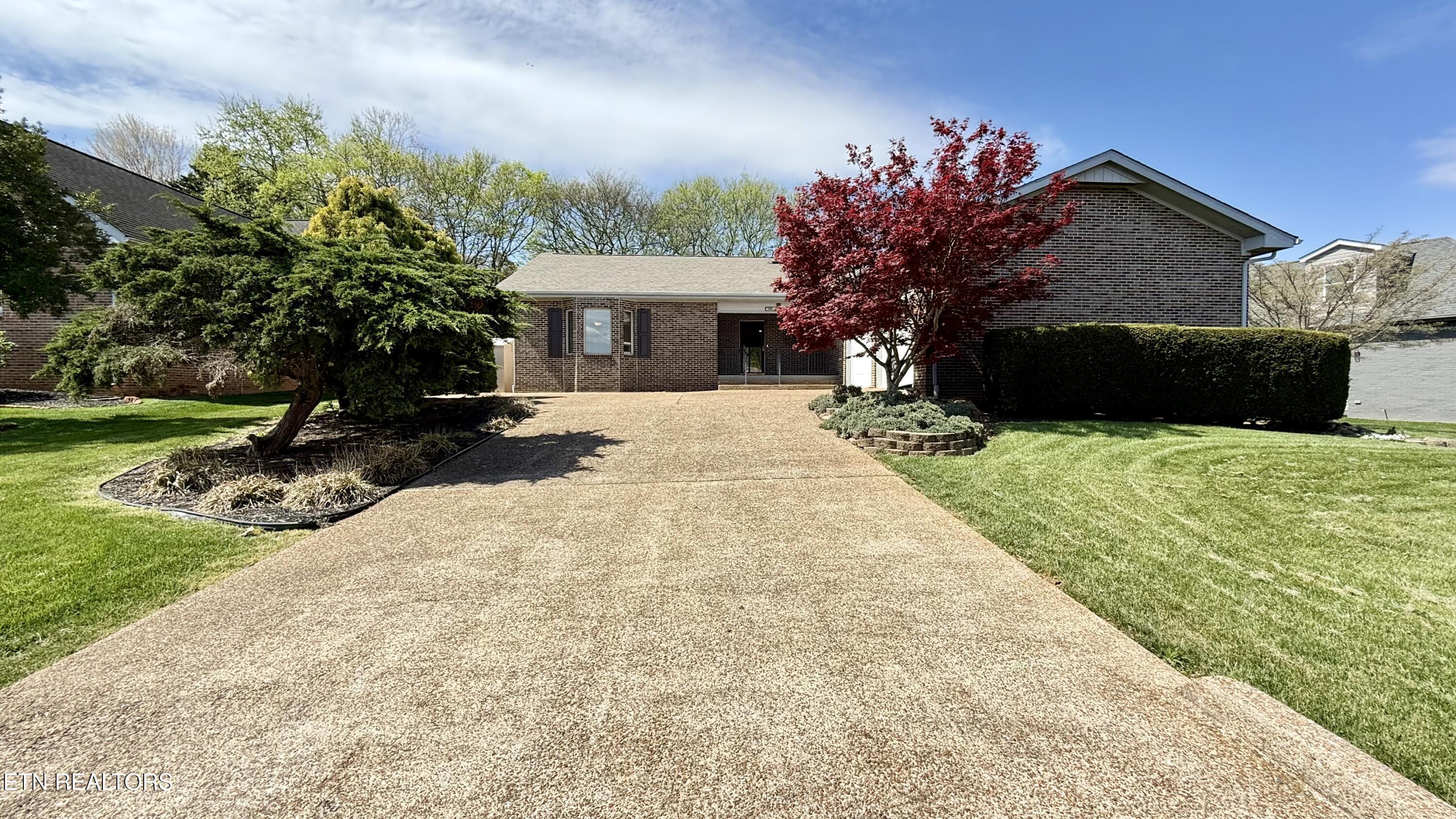 212 Tooweka Lane, Loudon, TN - Fort Loudoun and Tellico Lake Real Estate - Image# 2