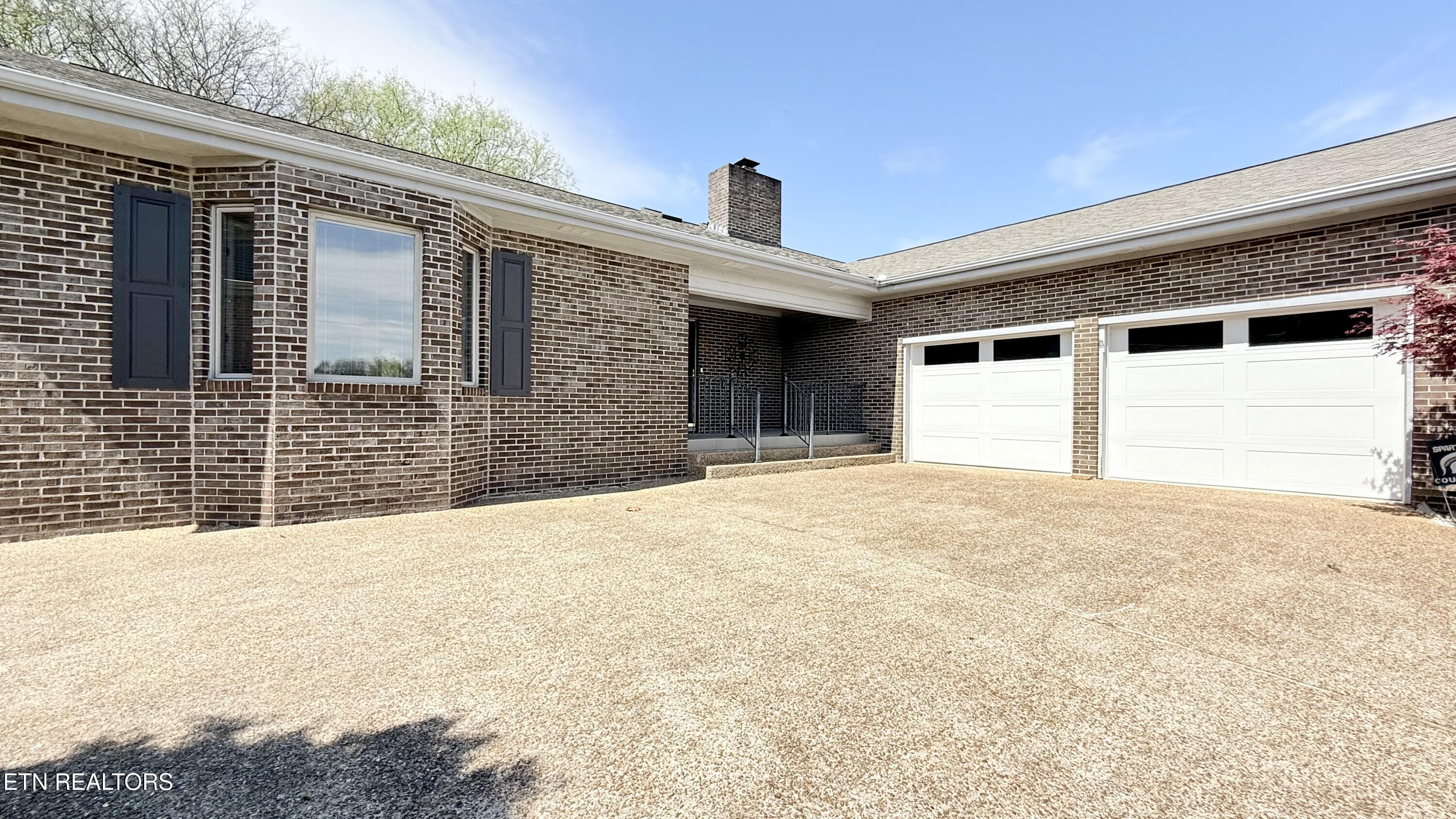 212 Tooweka Lane, Loudon, TN - Fort Loudoun and Tellico Lake Real Estate - Image# 3