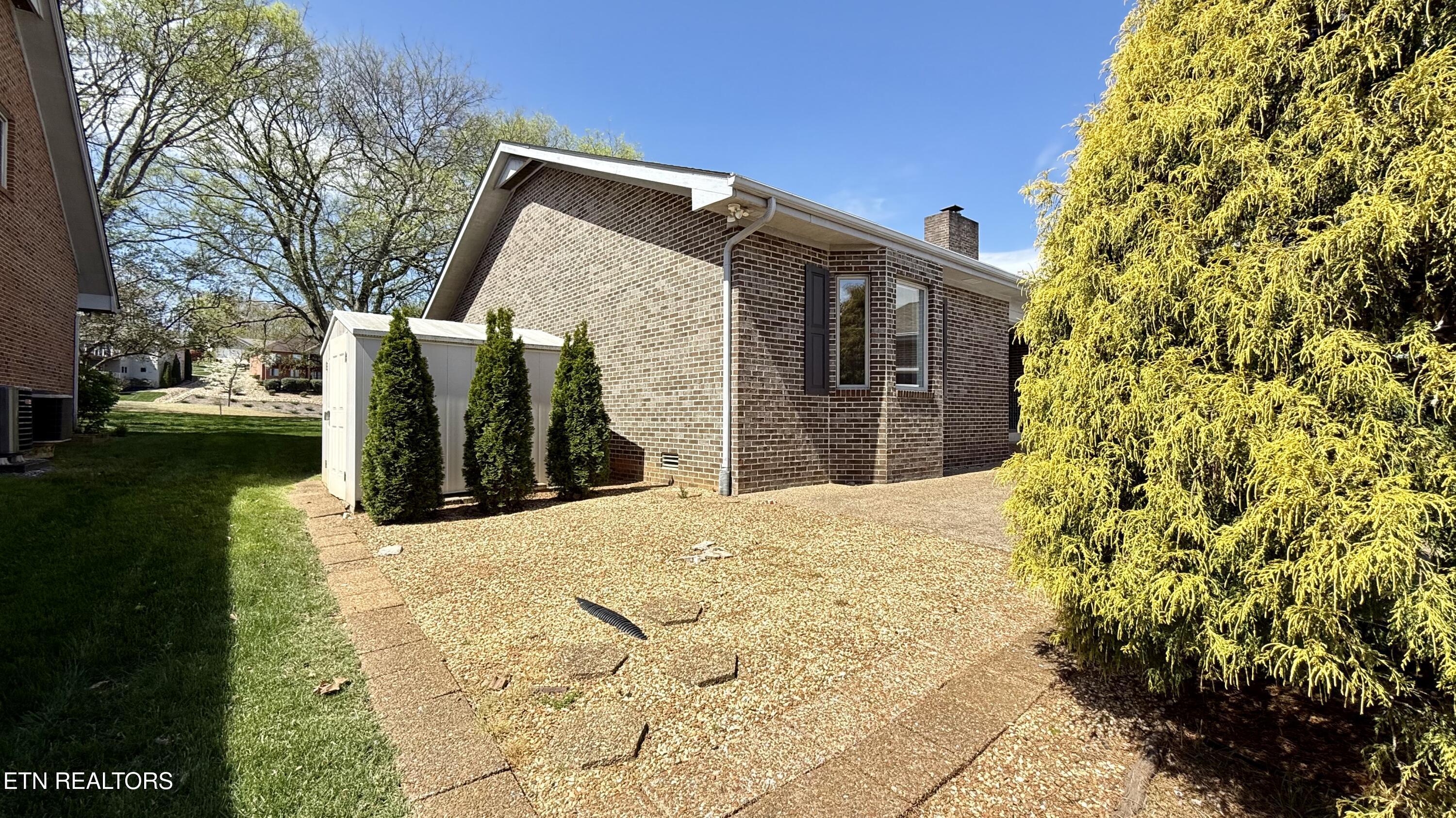 212 Tooweka Lane, Loudon, TN - Fort Loudoun and Tellico Lake Real Estate - Image# 5