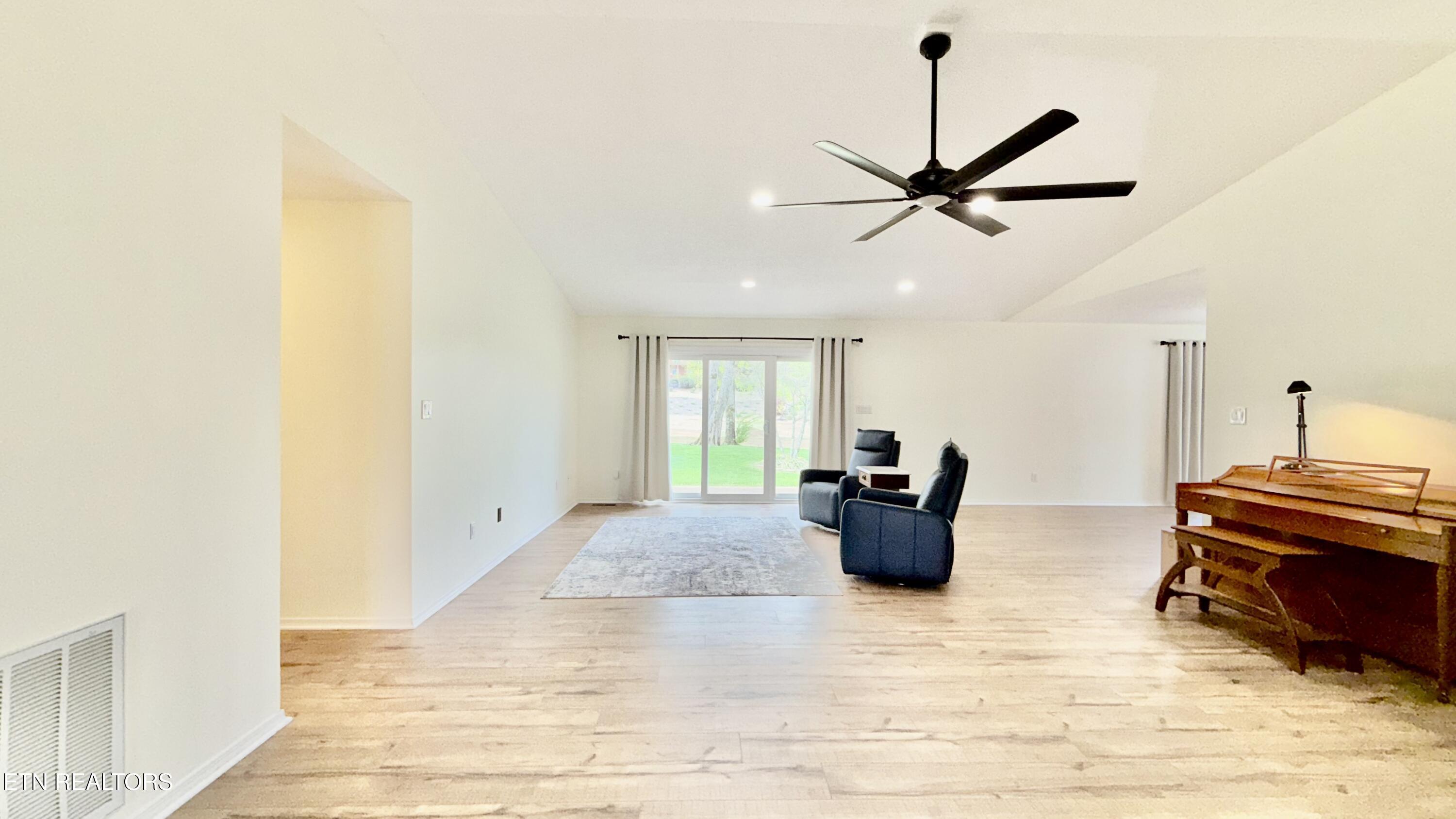 212 Tooweka Lane, Loudon, TN - Fort Loudoun and Tellico Lake Real Estate - Image# 19