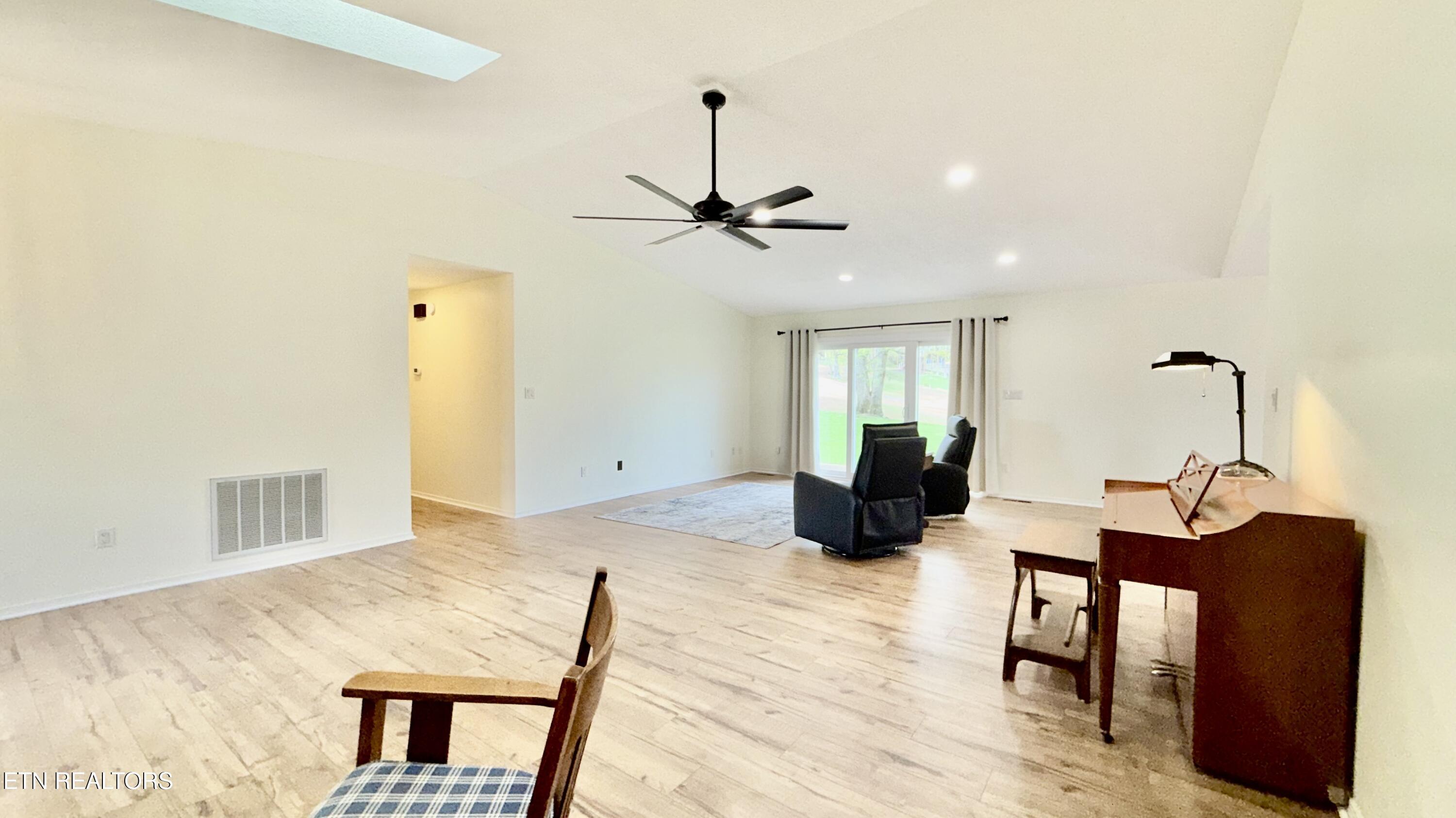 212 Tooweka Lane, Loudon, TN - Fort Loudoun and Tellico Lake Real Estate - Image# 20