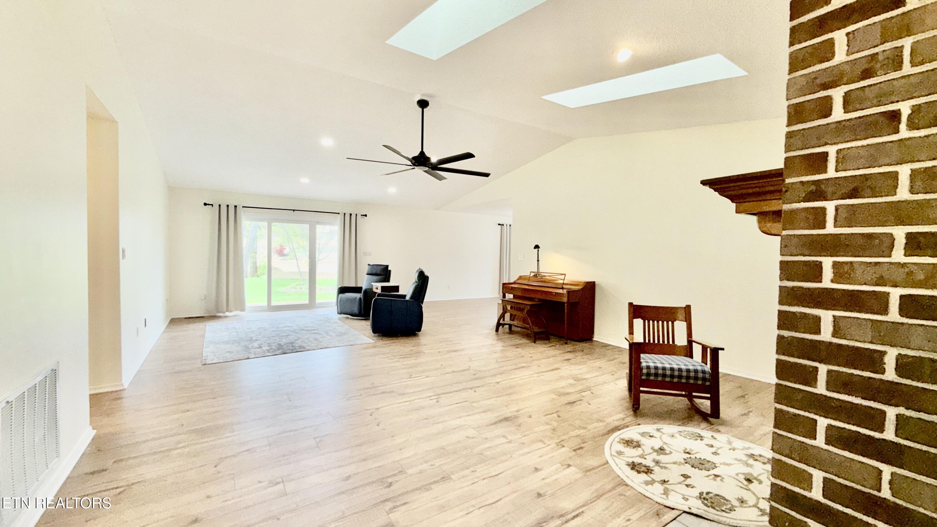 212 Tooweka Lane, Loudon, TN - Fort Loudoun and Tellico Lake Real Estate - Image# 17