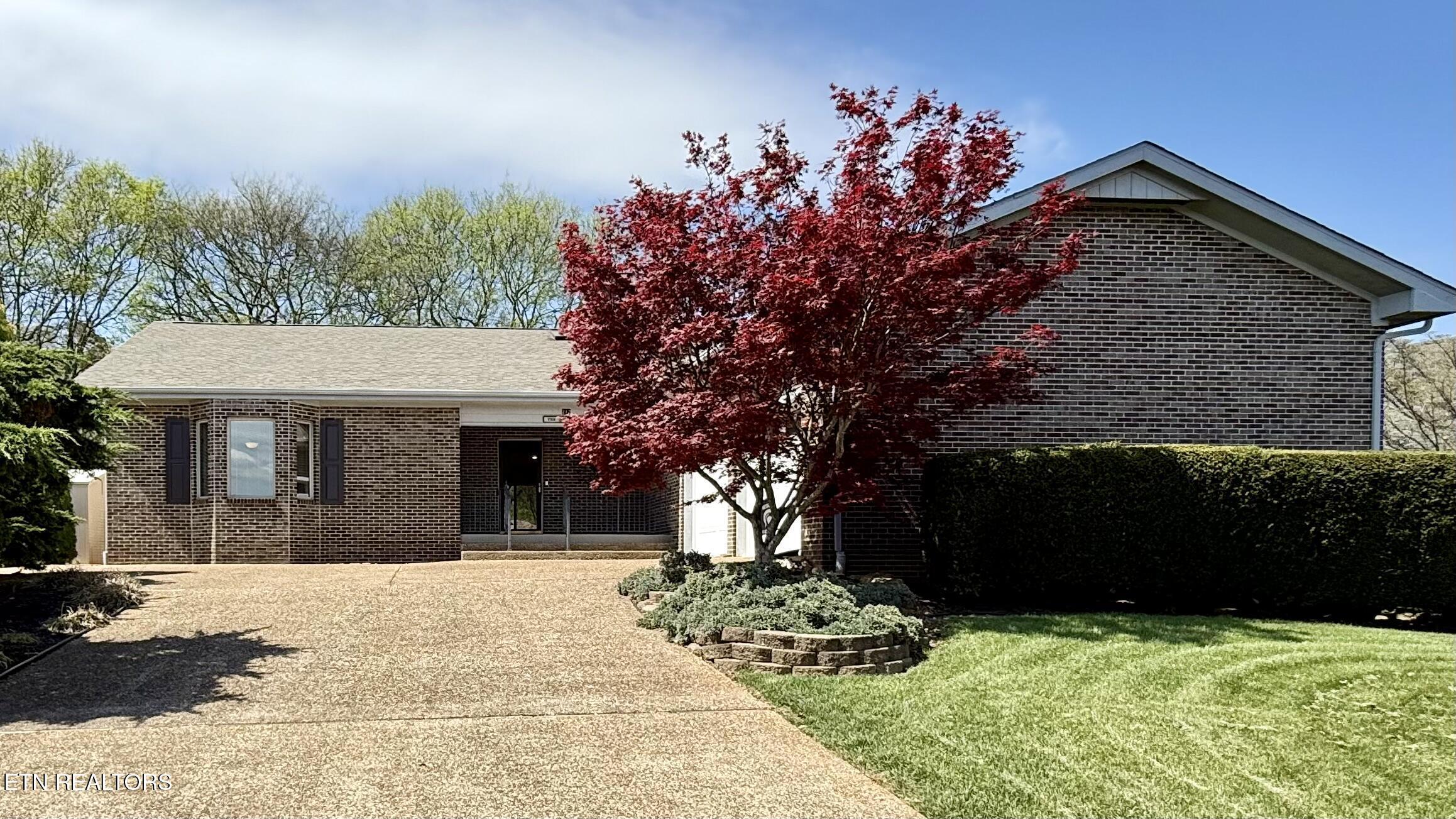 212 Tooweka Lane, Loudon, TN - Fort Loudoun and Tellico Lake Real Estate - Image# 1