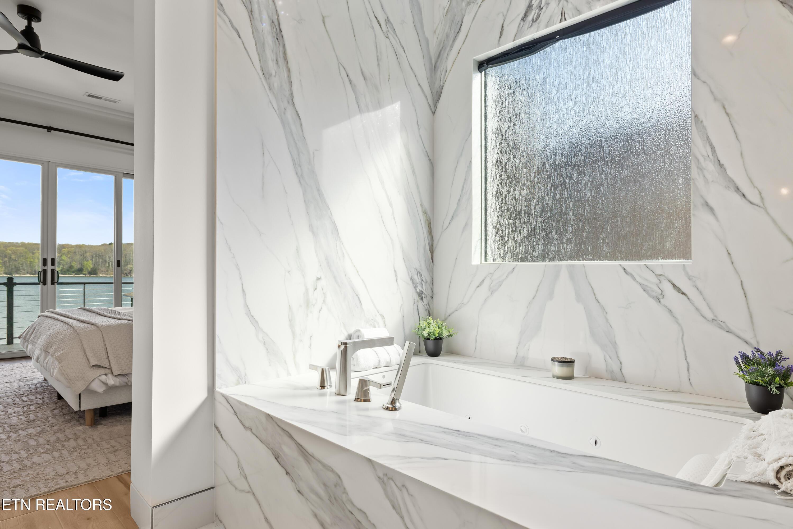 3742 Promontory Point, Louisville, TN - Fort Loudoun and Tellico Lake Real Estate - Image# 32