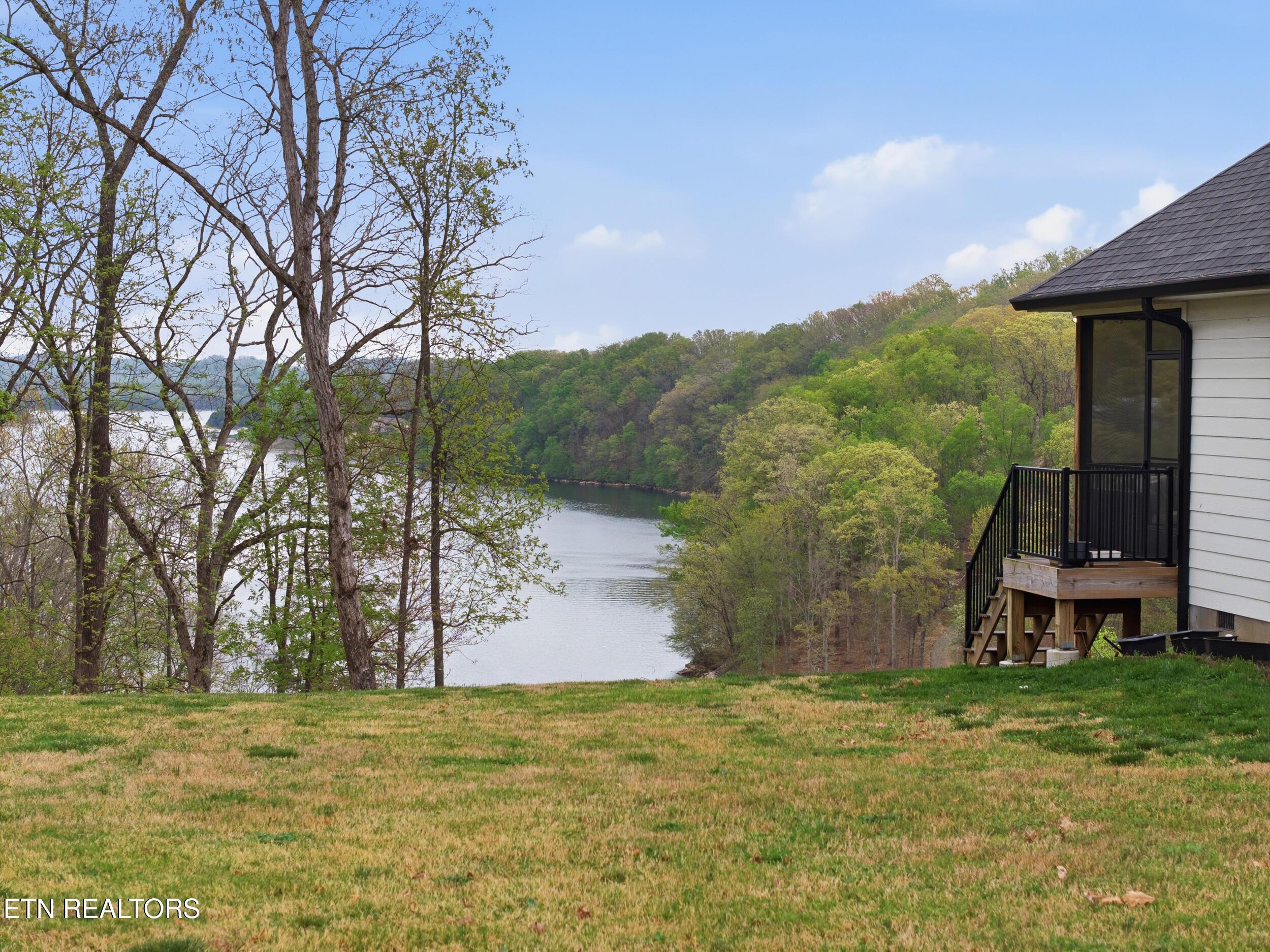 946 Parks Ferry Rd, Friendsville, TN - Fort Loudoun and Tellico Lake Real Estate - Image# 3