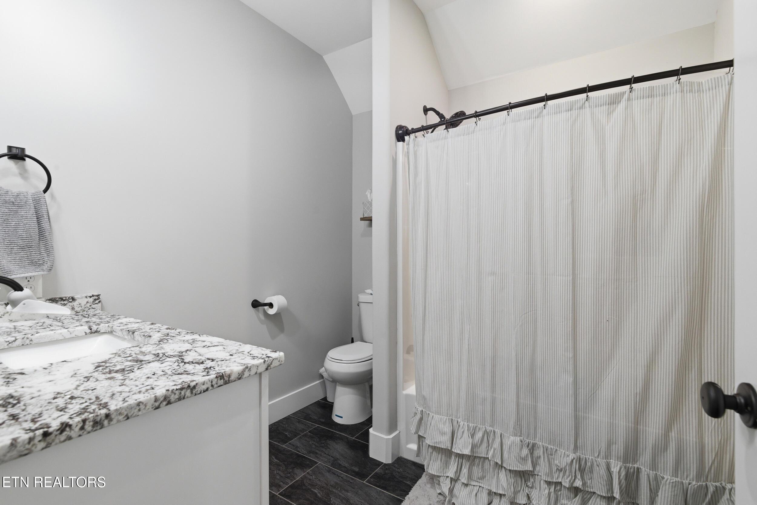 946 Parks Ferry Rd, Friendsville, TN - Fort Loudoun and Tellico Lake Real Estate - Image# 43