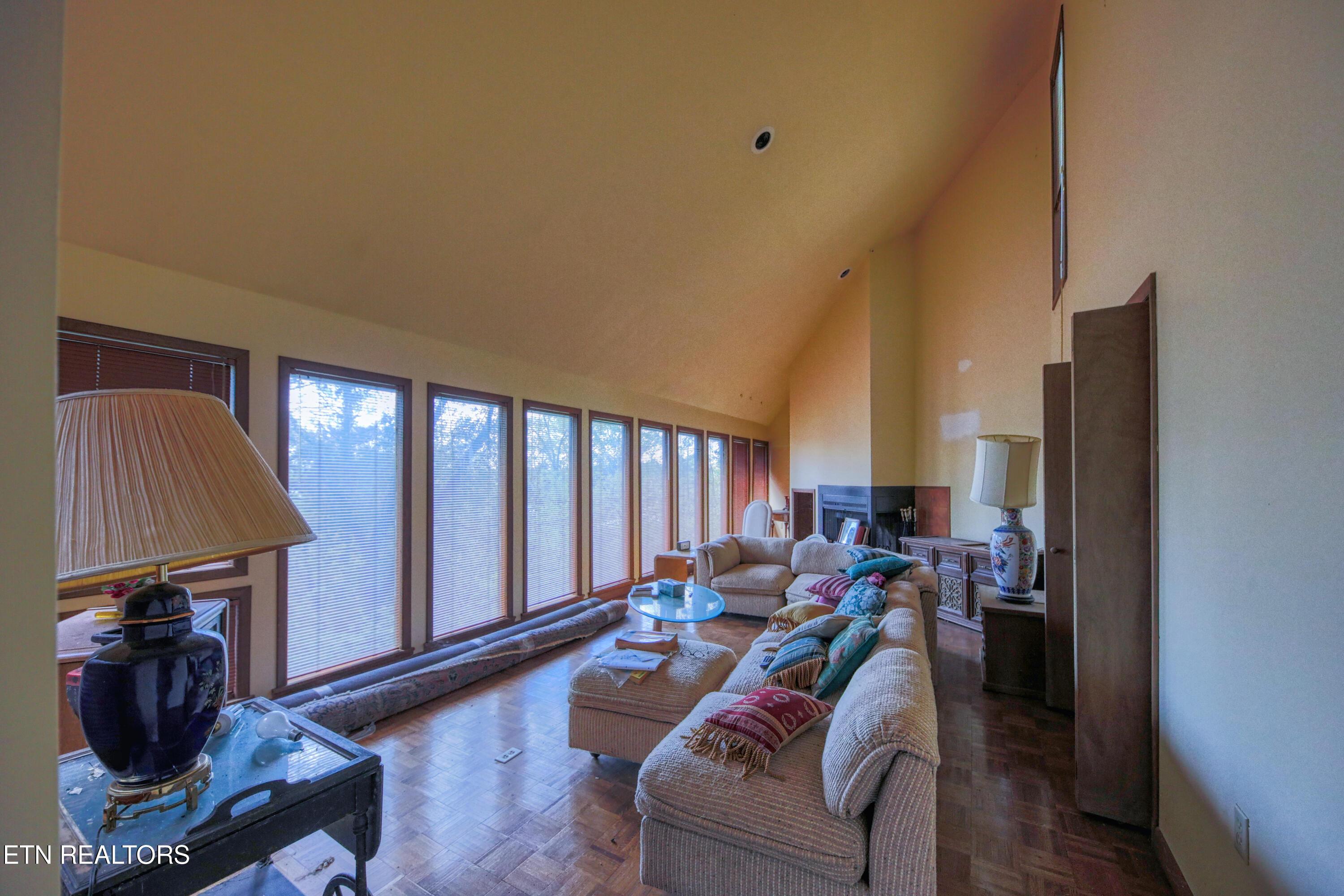 8833 Cove Point Lane, Knoxville, TN - Fort Loudoun and Tellico Lake Real Estate - Image# 10