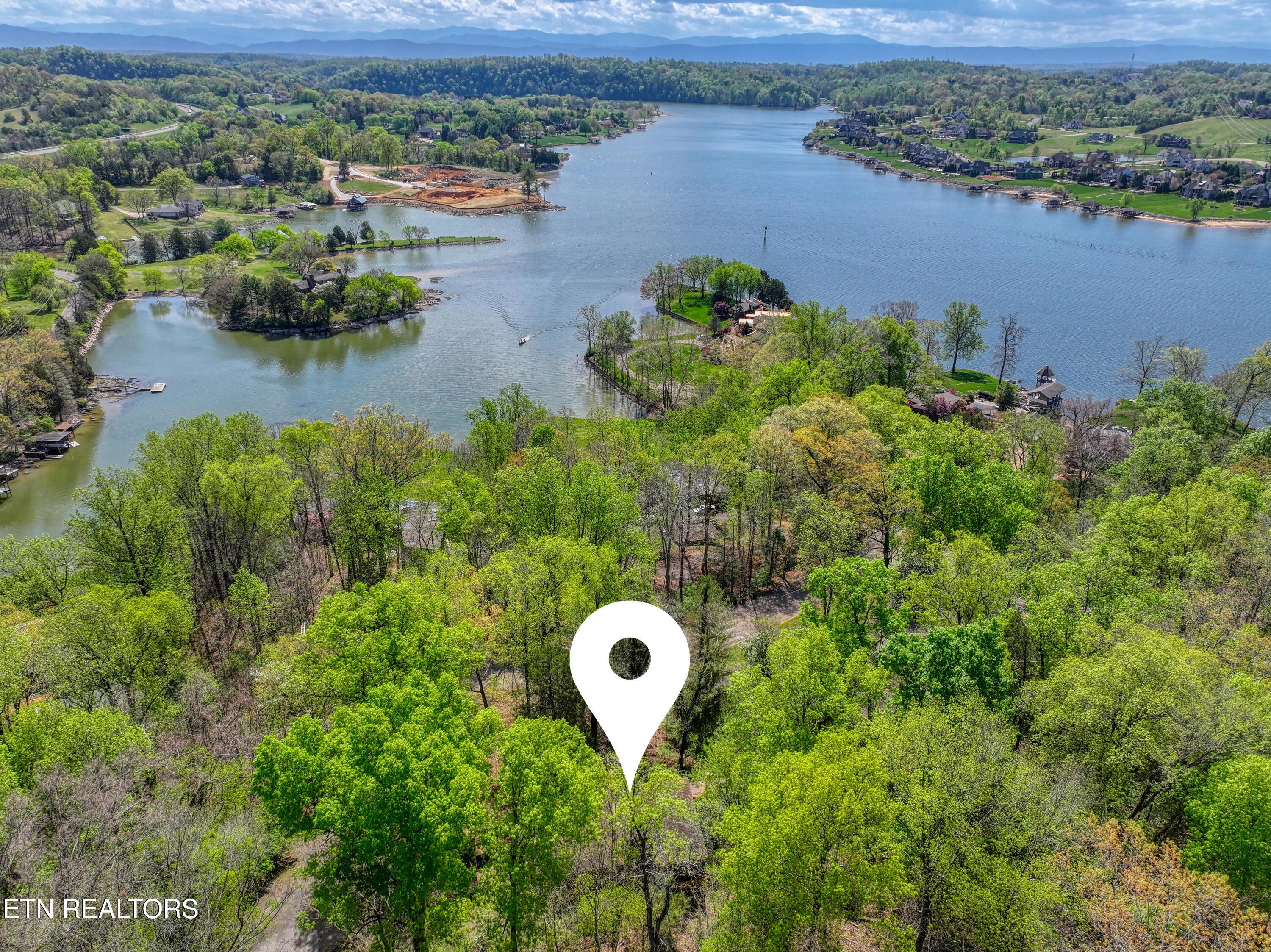 8833 Cove Point Lane, Knoxville, TN - Fort Loudoun and Tellico Lake Real Estate - Image# 2