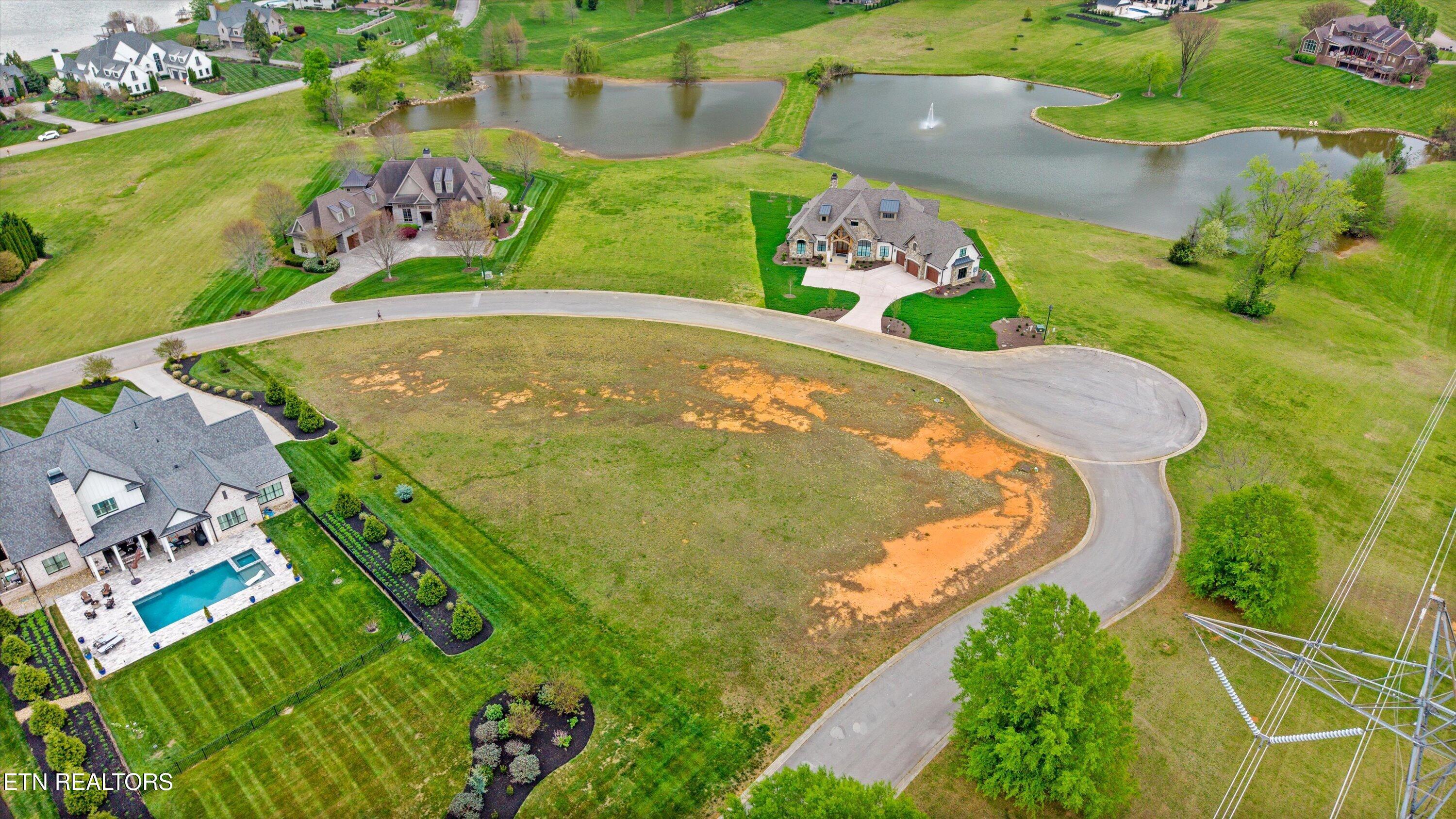 220 Lake Forest Way, Louisville, TN - Fort Loudoun and Tellico Lake Real Estate - Image# 2