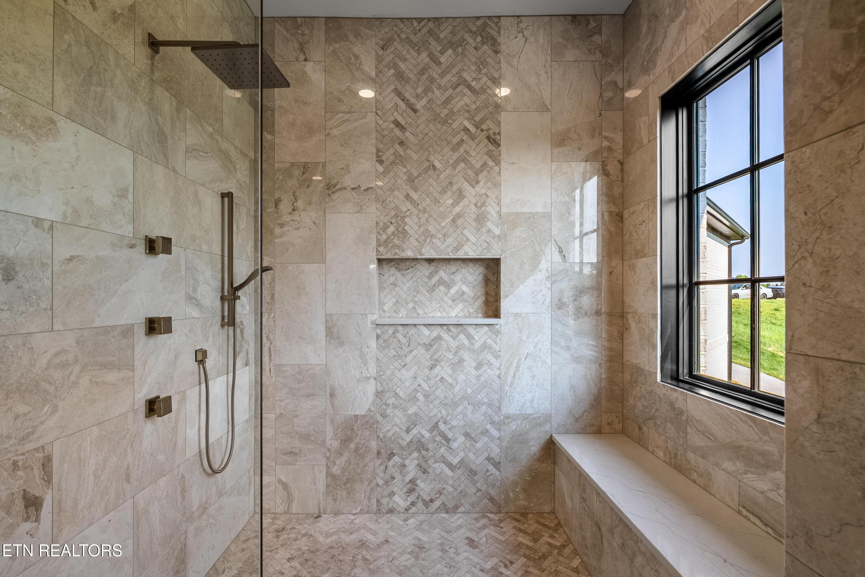 155 Amblecrest Drive, Vonore, TN - Fort Loudoun and Tellico Lake Real Estate - Image# 35