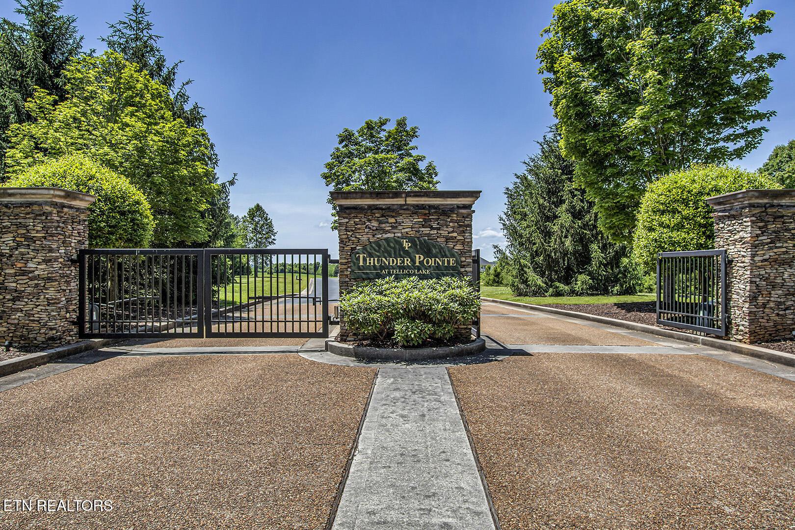 220 Thunder Rd, Vonore, TN - Fort Loudoun and Tellico Lake Real Estate - Image# 2