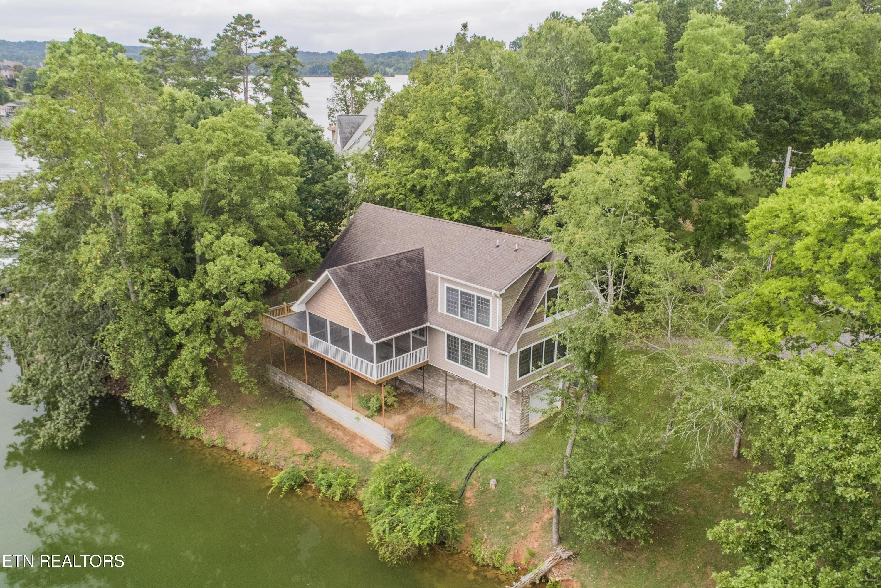 4193 Parris Drive, Lenoir City, TN - Fort Loudoun and Tellico Lake Real Estate - Image# 2