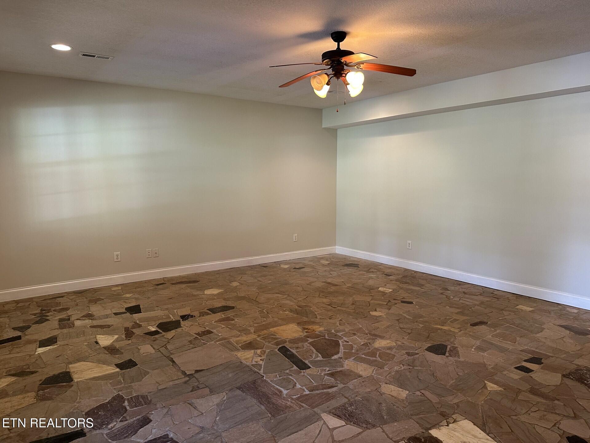 4193 Parris Drive, Lenoir City, TN - Fort Loudoun and Tellico Lake Real Estate - Image# 38