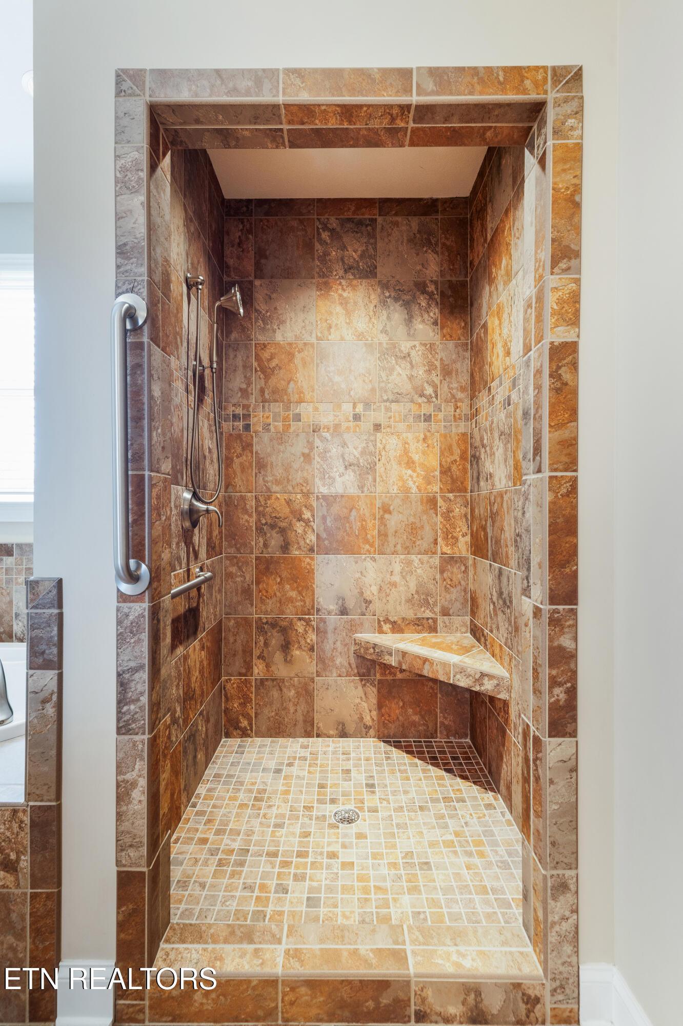 3835 Admirality Lane, Knoxville, TN - Fort Loudoun and Tellico Lake Real Estate - Image# 42