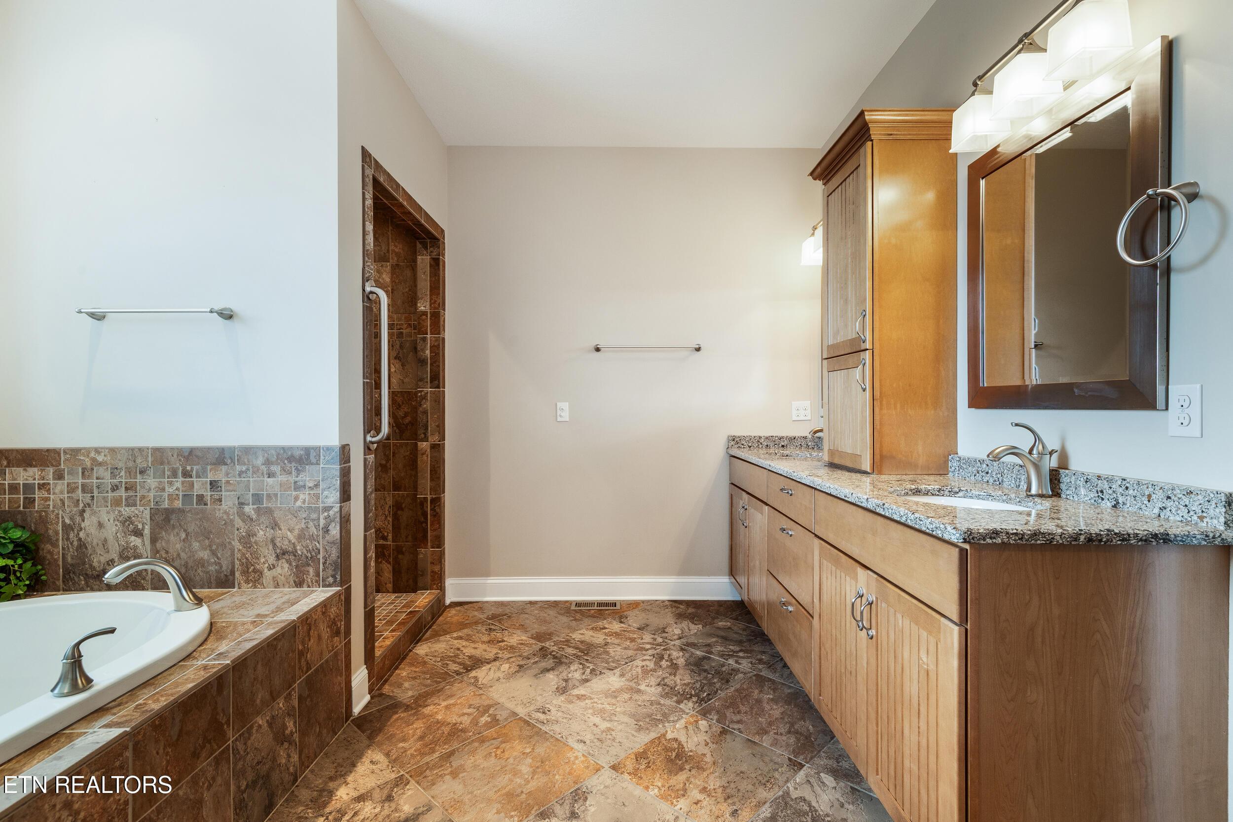 3835 Admirality Lane, Knoxville, TN - Fort Loudoun and Tellico Lake Real Estate - Image# 44