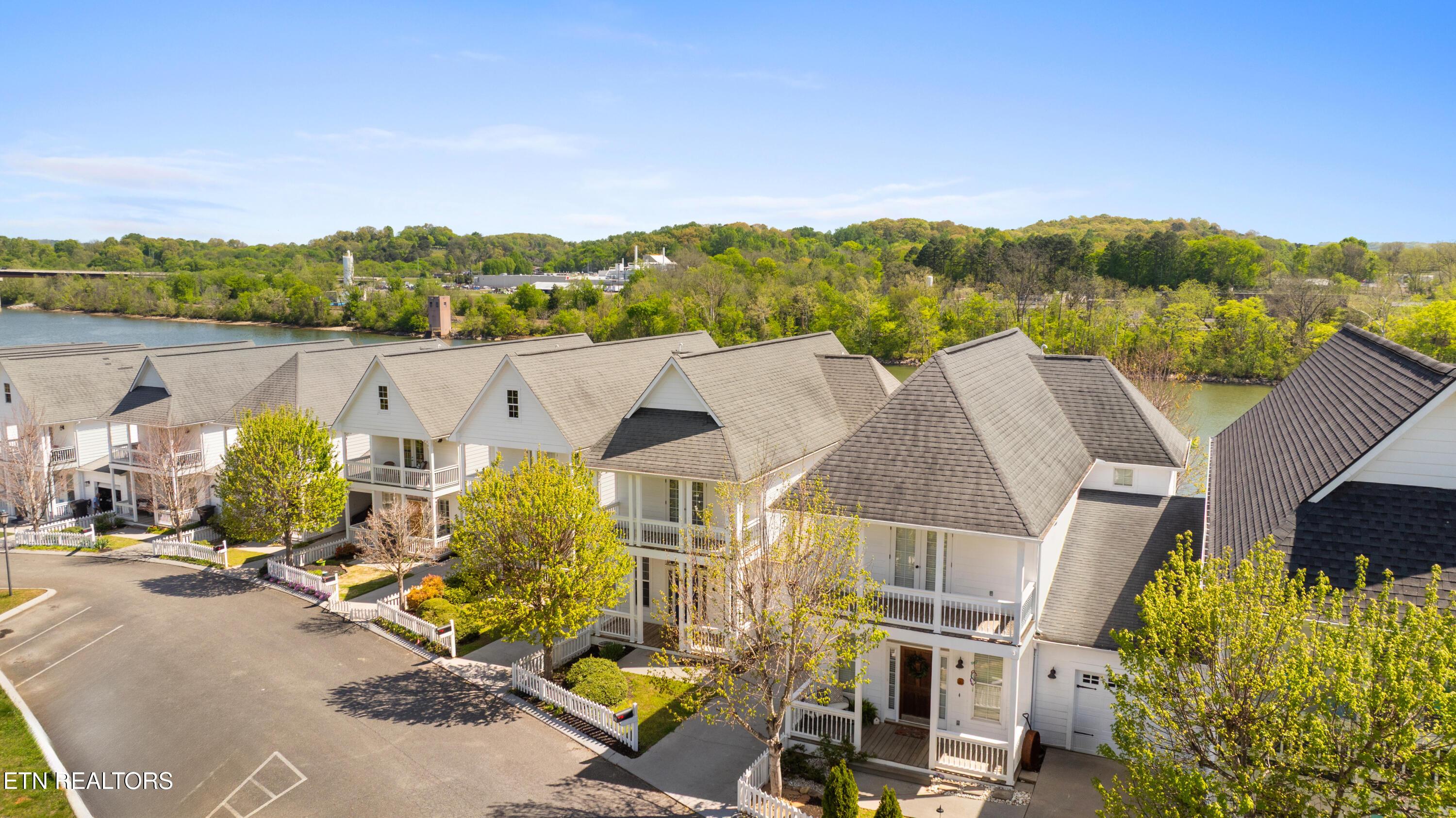 1101 Main St, Loudon, TN - Fort Loudoun and Tellico Lake Real Estate - Image# 3