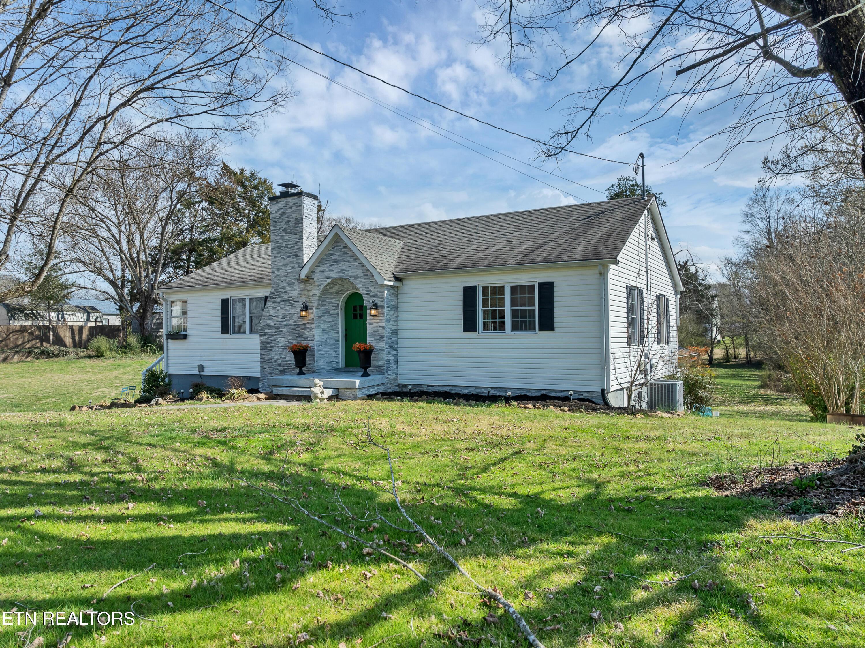 300 Lindy Drive, Knoxville, TN - Fort Loudoun and Tellico Lake Real Estate - Image# 3