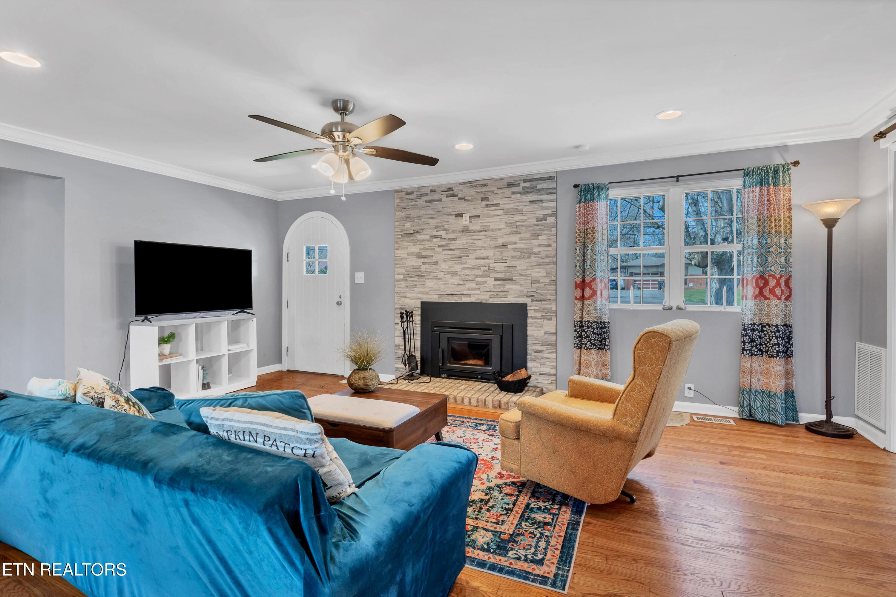 300 Lindy Drive, Knoxville, TN - Fort Loudoun and Tellico Lake Real Estate - Image# 5