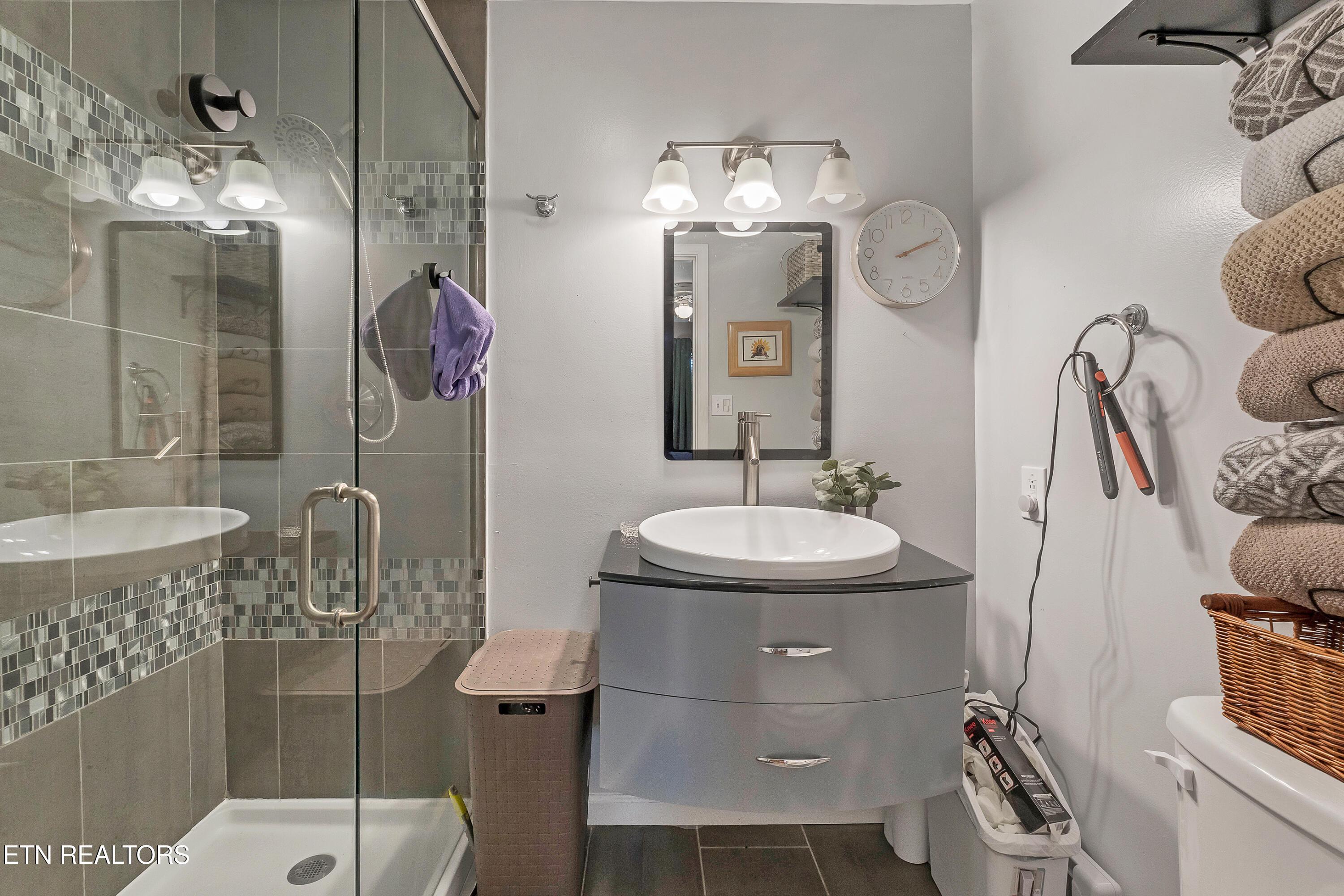 300 Lindy Drive, Knoxville, TN - Fort Loudoun and Tellico Lake Real Estate - Image# 23