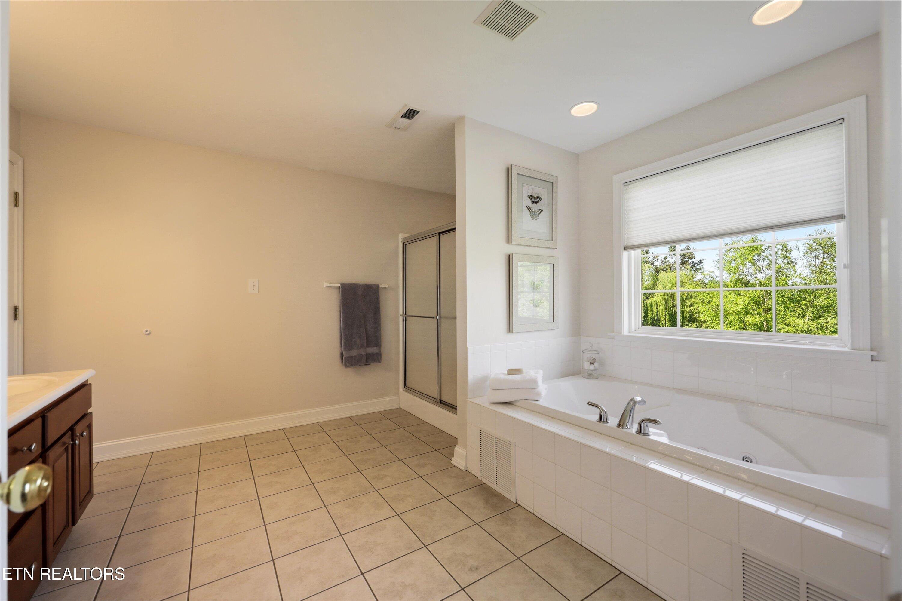 12617 Weatherstone Drive, Knoxville, TN - Fort Loudoun and Tellico Lake Real Estate - Image# 25