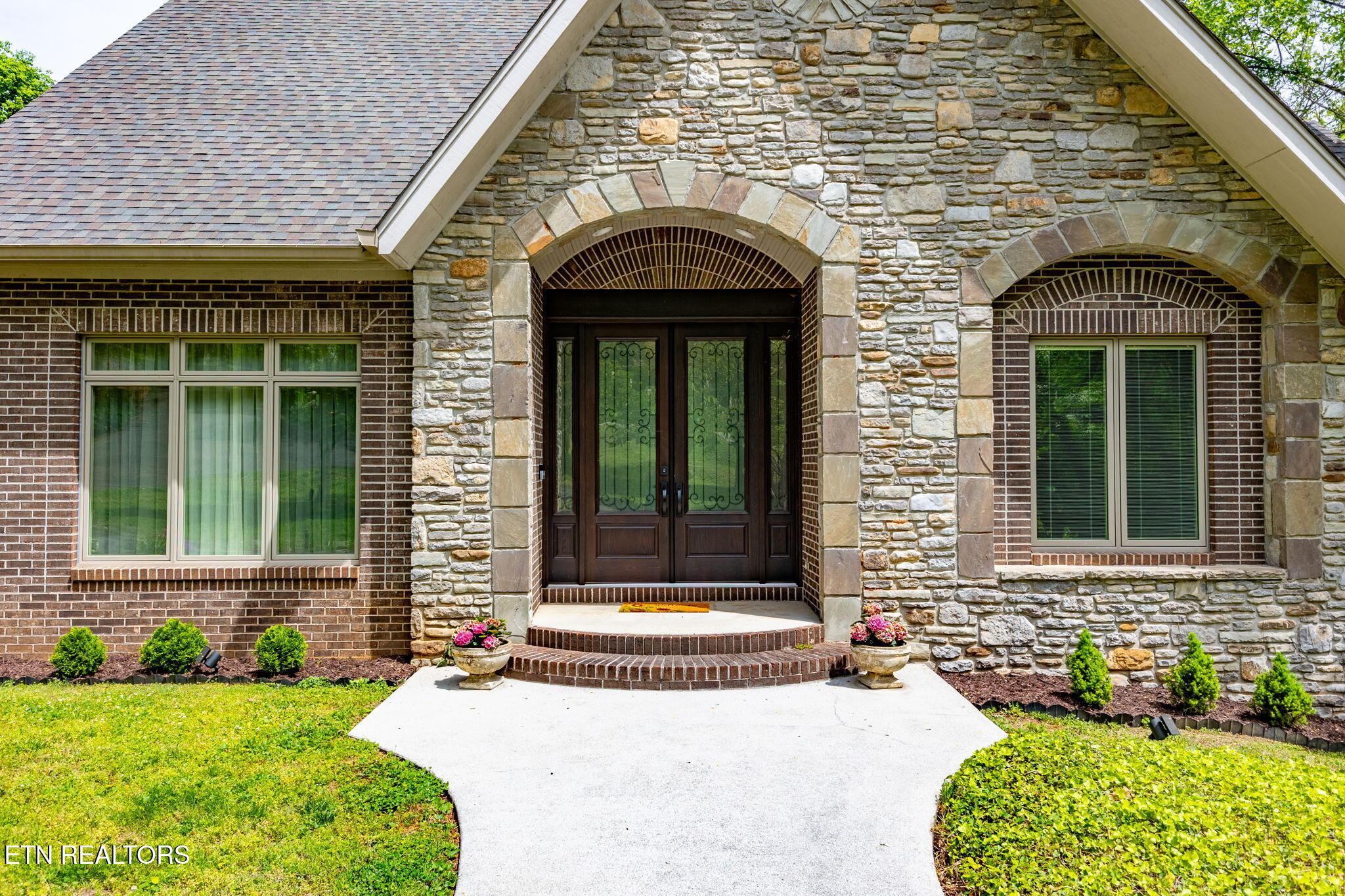 2304 Lakemoor Drive, Knoxville, TN - Fort Loudoun and Tellico Lake Real Estate - Image# 4