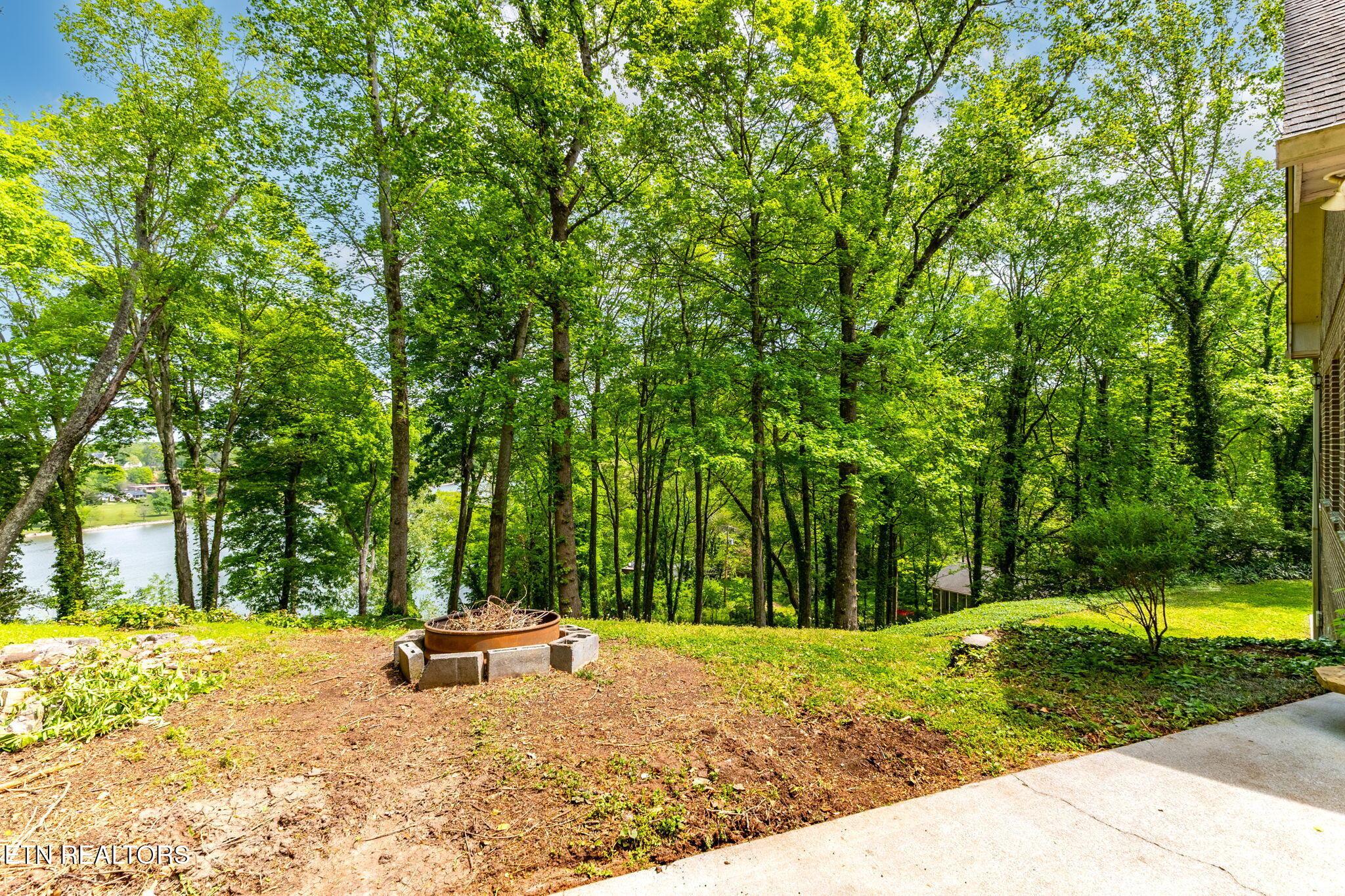 2304 Lakemoor Drive, Knoxville, TN - Fort Loudoun and Tellico Lake Real Estate - Image# 45