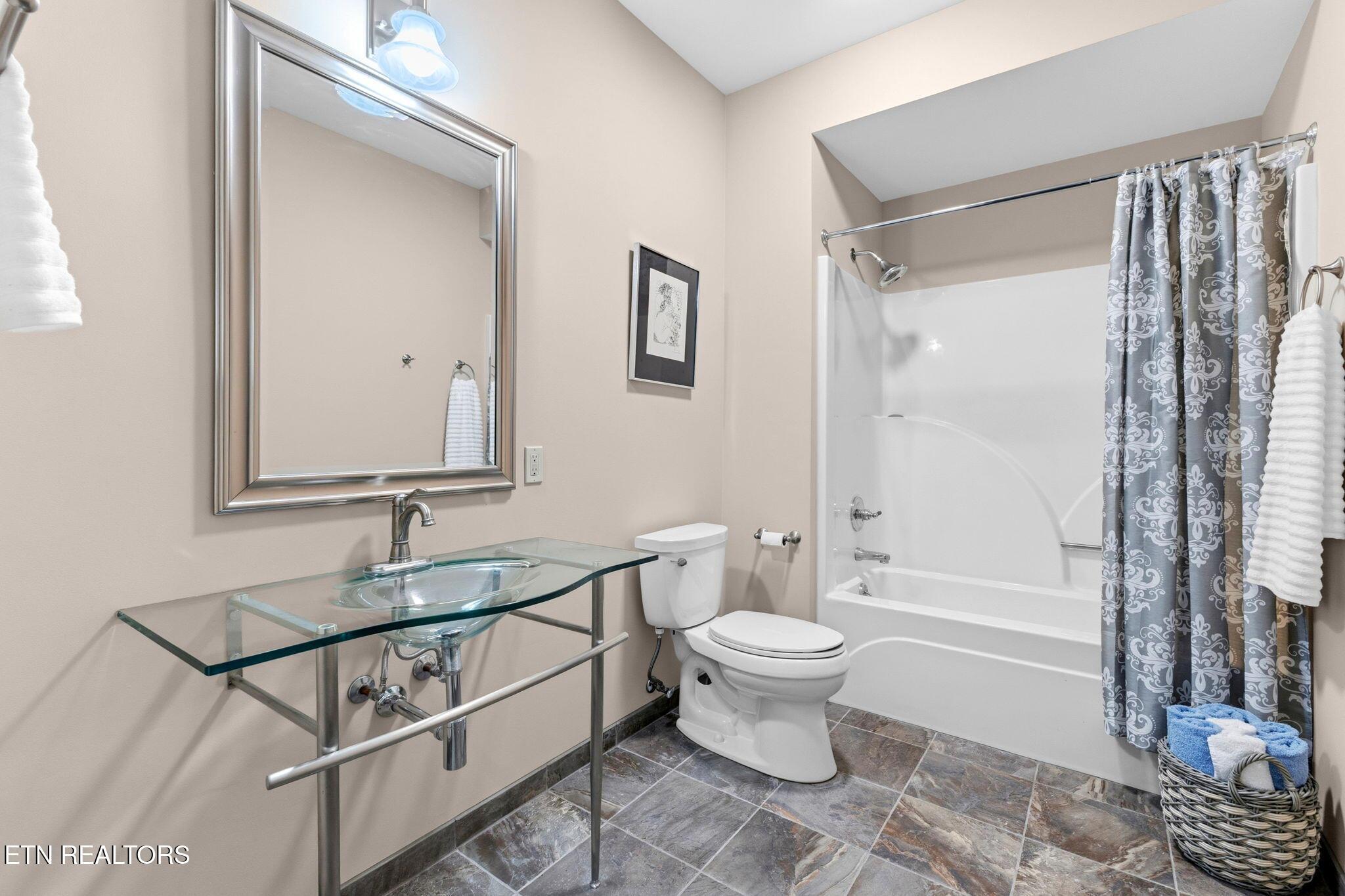 2304 Lakemoor Drive, Knoxville, TN - Fort Loudoun and Tellico Lake Real Estate - Image# 30