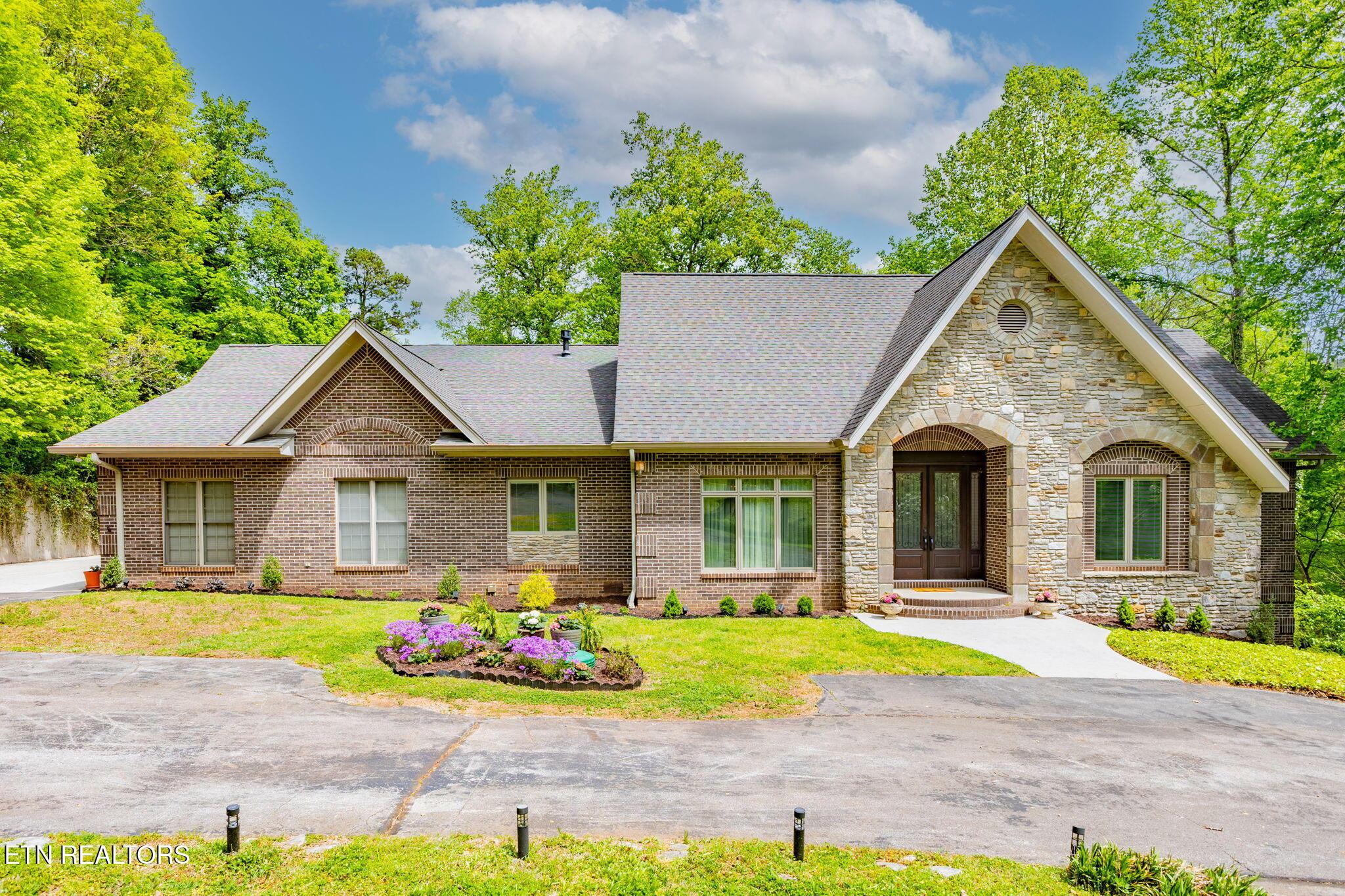 2304 Lakemoor Drive, Knoxville, TN - Fort Loudoun and Tellico Lake Real Estate - Image# 3