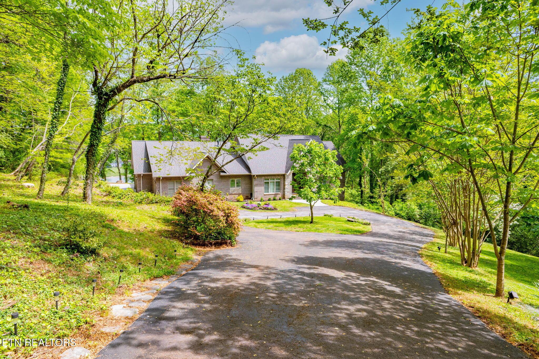 2304 Lakemoor Drive, Knoxville, TN - Fort Loudoun and Tellico Lake Real Estate - Image# 2