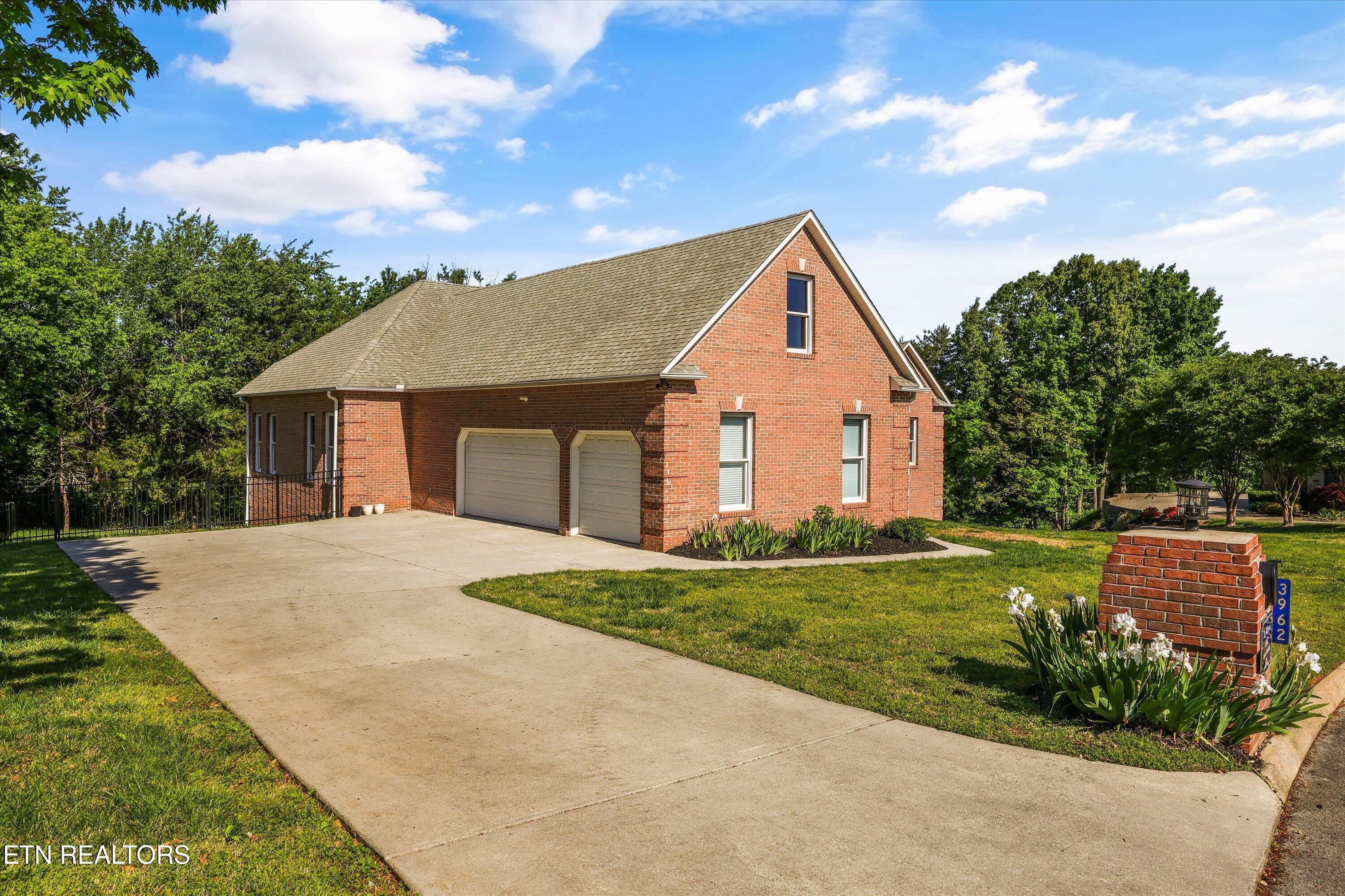 3962 Logans Landing Circle, Louisville, TN - Fort Loudoun and Tellico Lake Real Estate - Image# 2