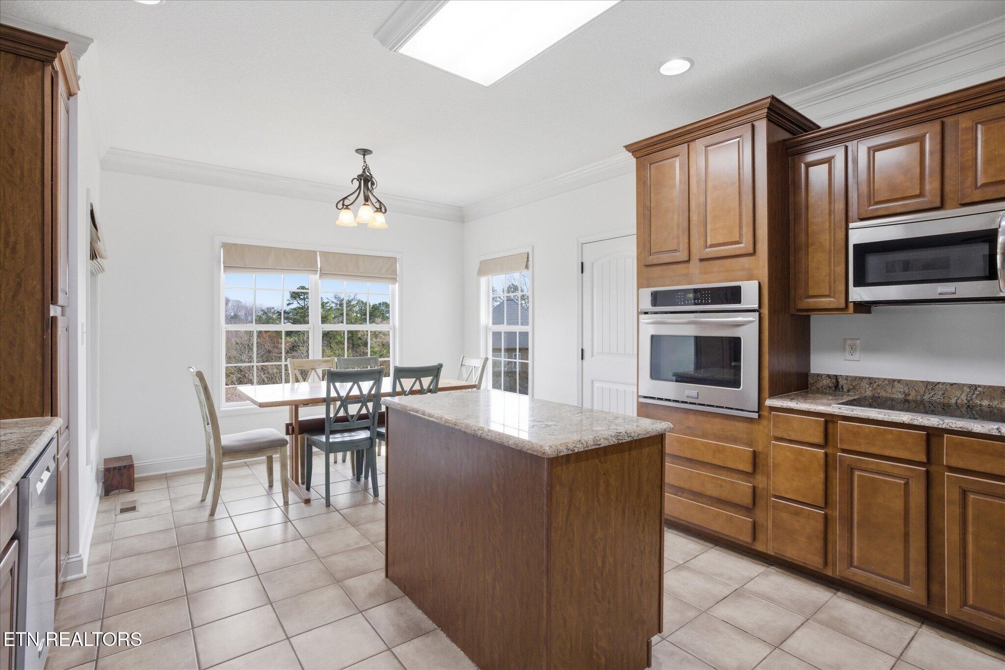 8447 Shoregate Lane, Knoxville, TN - Fort Loudoun and Tellico Lake Real Estate - Image# 11