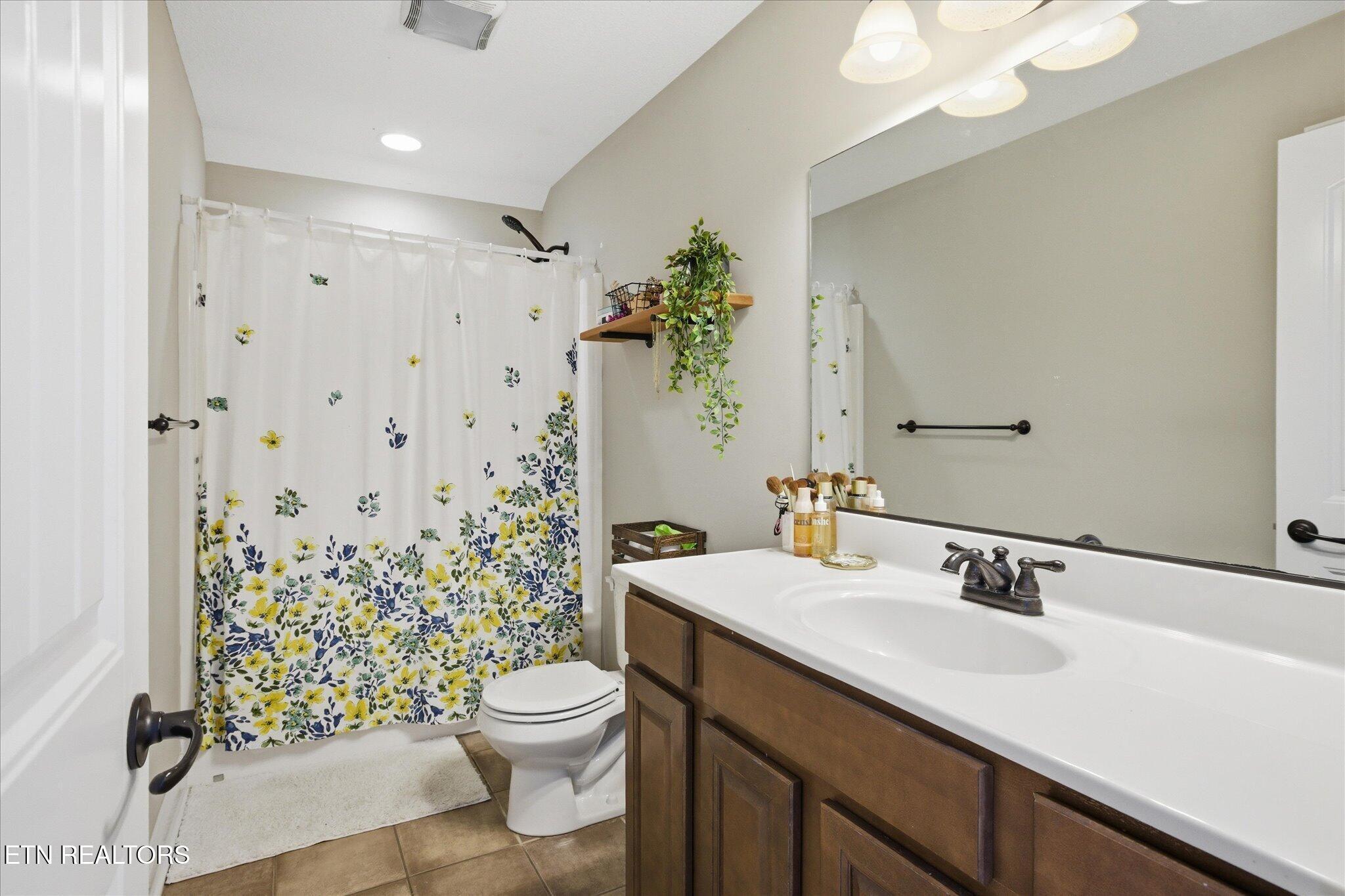8447 Shoregate Lane, Knoxville, TN - Fort Loudoun and Tellico Lake Real Estate - Image# 32