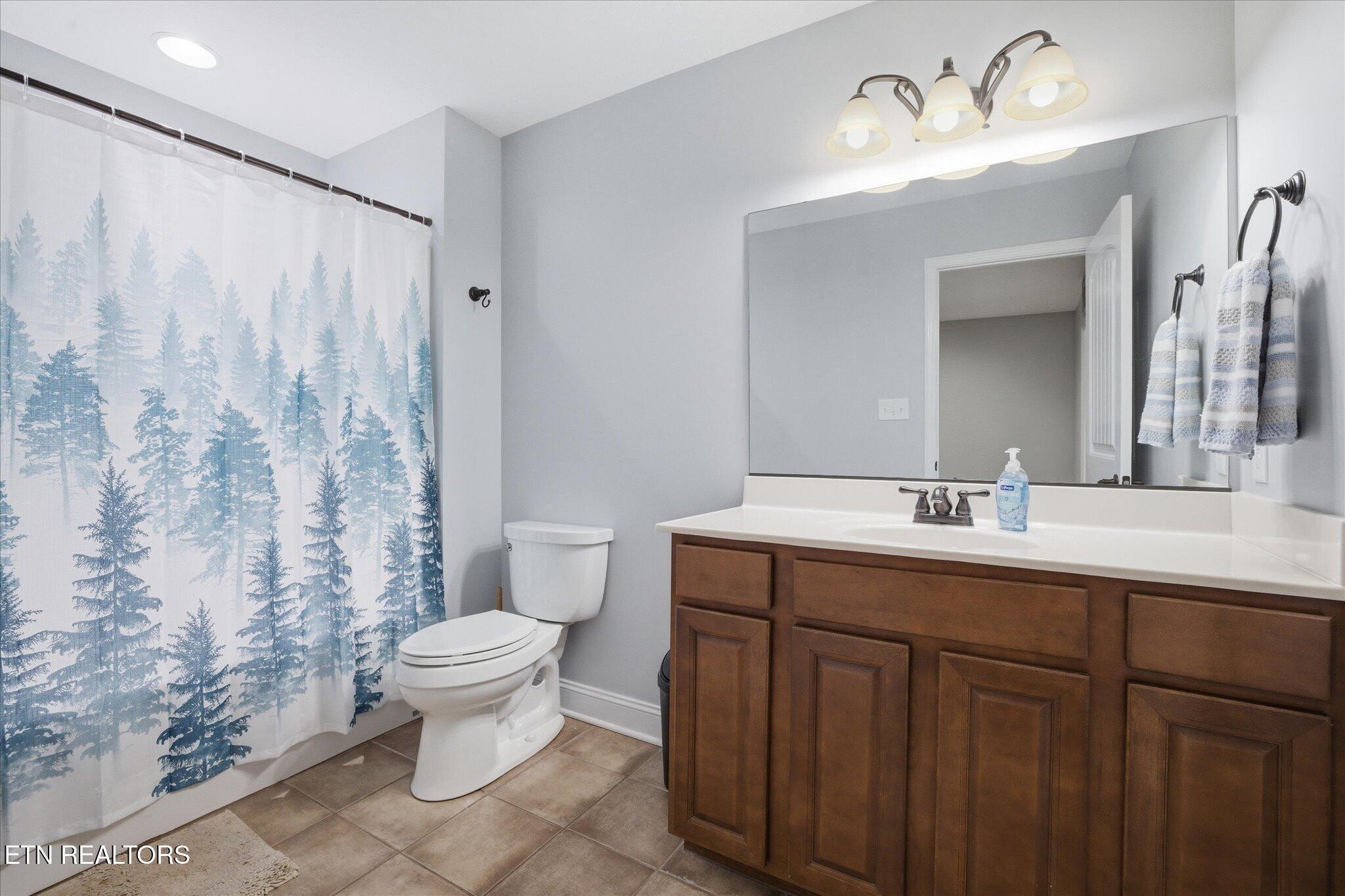 8447 Shoregate Lane, Knoxville, TN - Fort Loudoun and Tellico Lake Real Estate - Image# 36