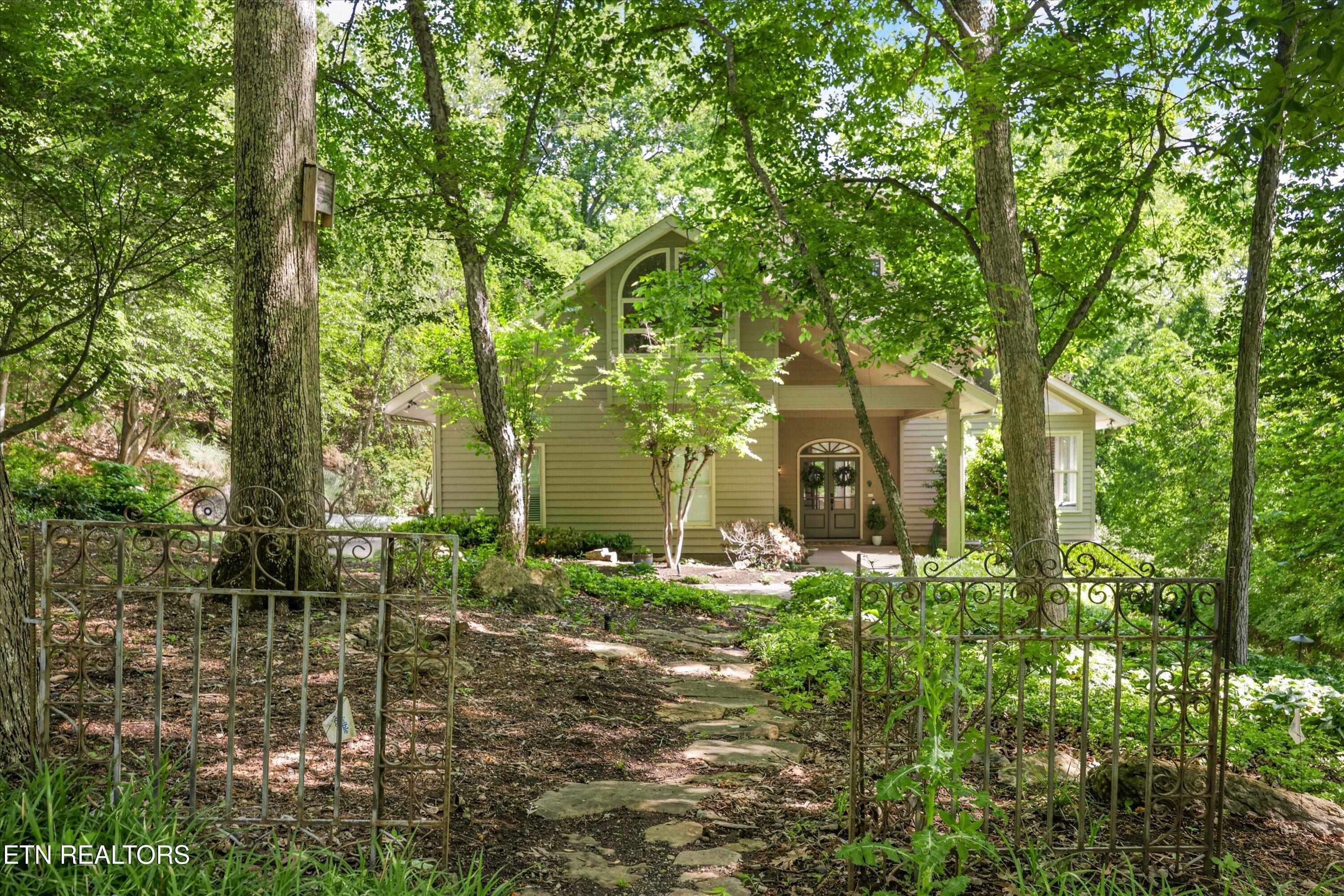 8940 Kelsey Lane, Knoxville, TN - Fort Loudoun and Tellico Lake Real Estate - Image# 3