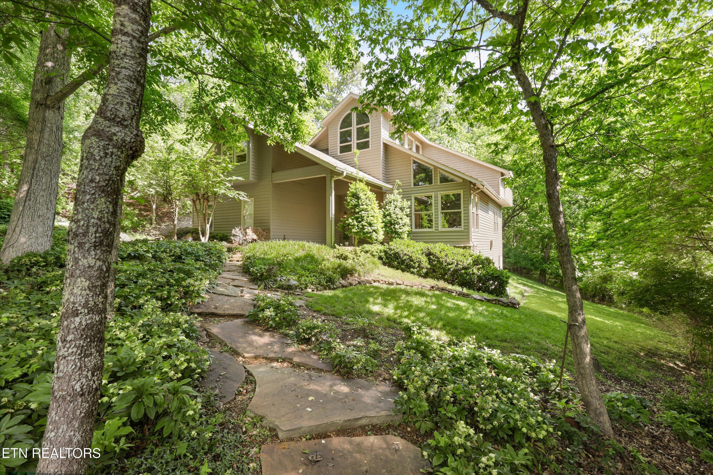 8940 Kelsey Lane, Knoxville, TN - Fort Loudoun and Tellico Lake Real Estate - Image# 5