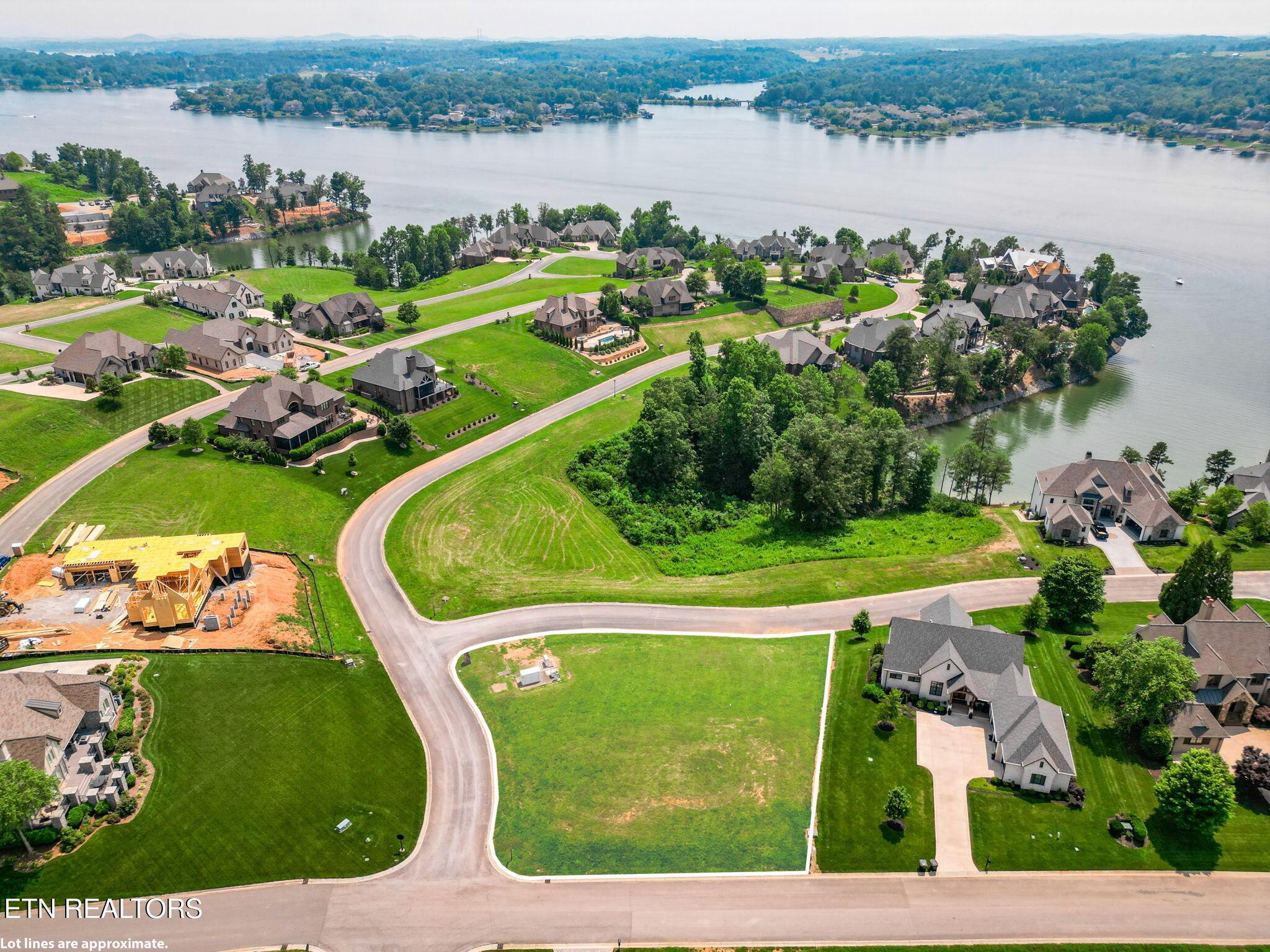 210 Beacon Court, Lenoir City, TN - Fort Loudoun and Tellico Lake Real Estate - Image# 1