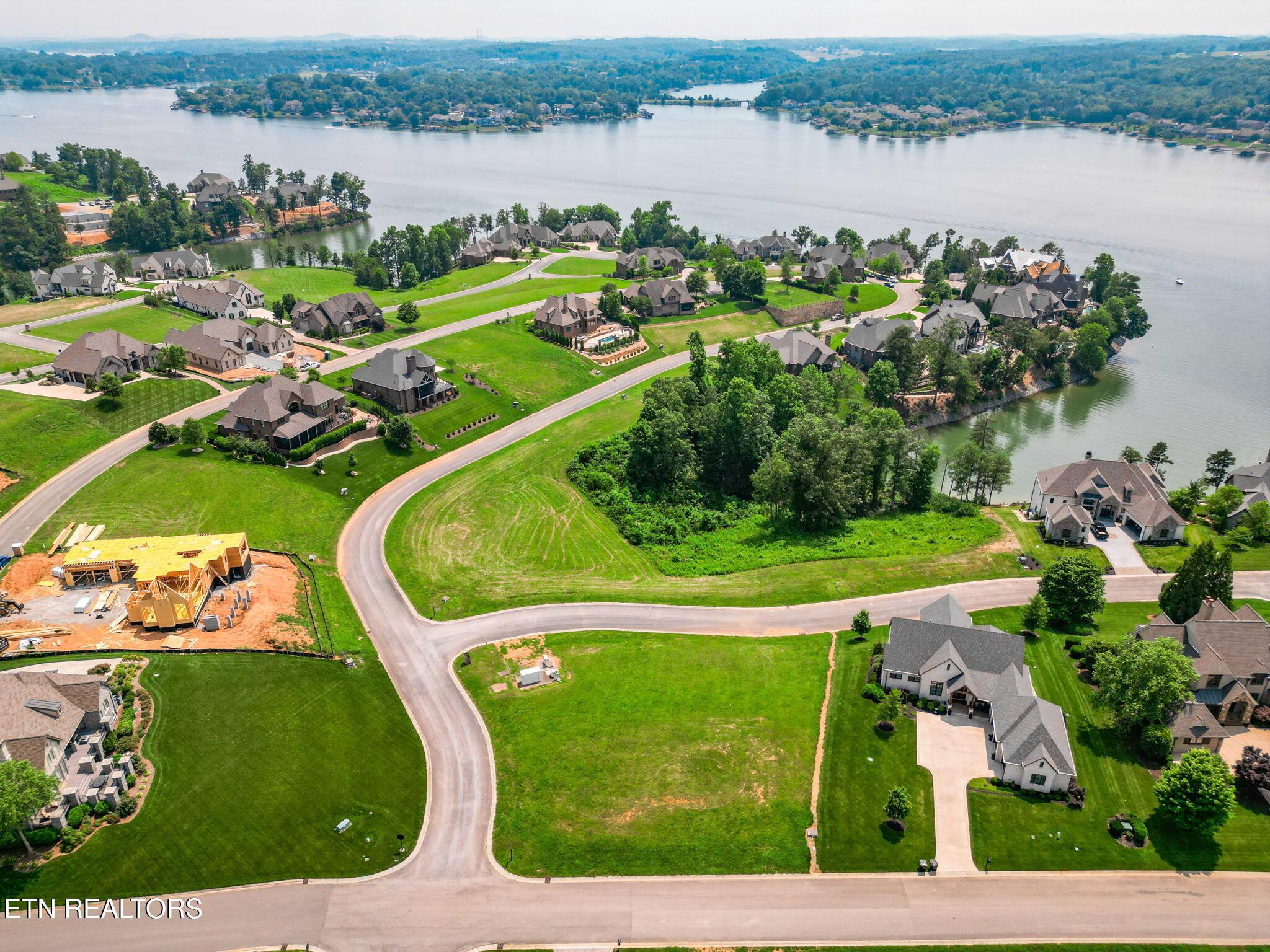 210 Beacon Court, Lenoir City, TN - Fort Loudoun and Tellico Lake Real Estate - Image# 3