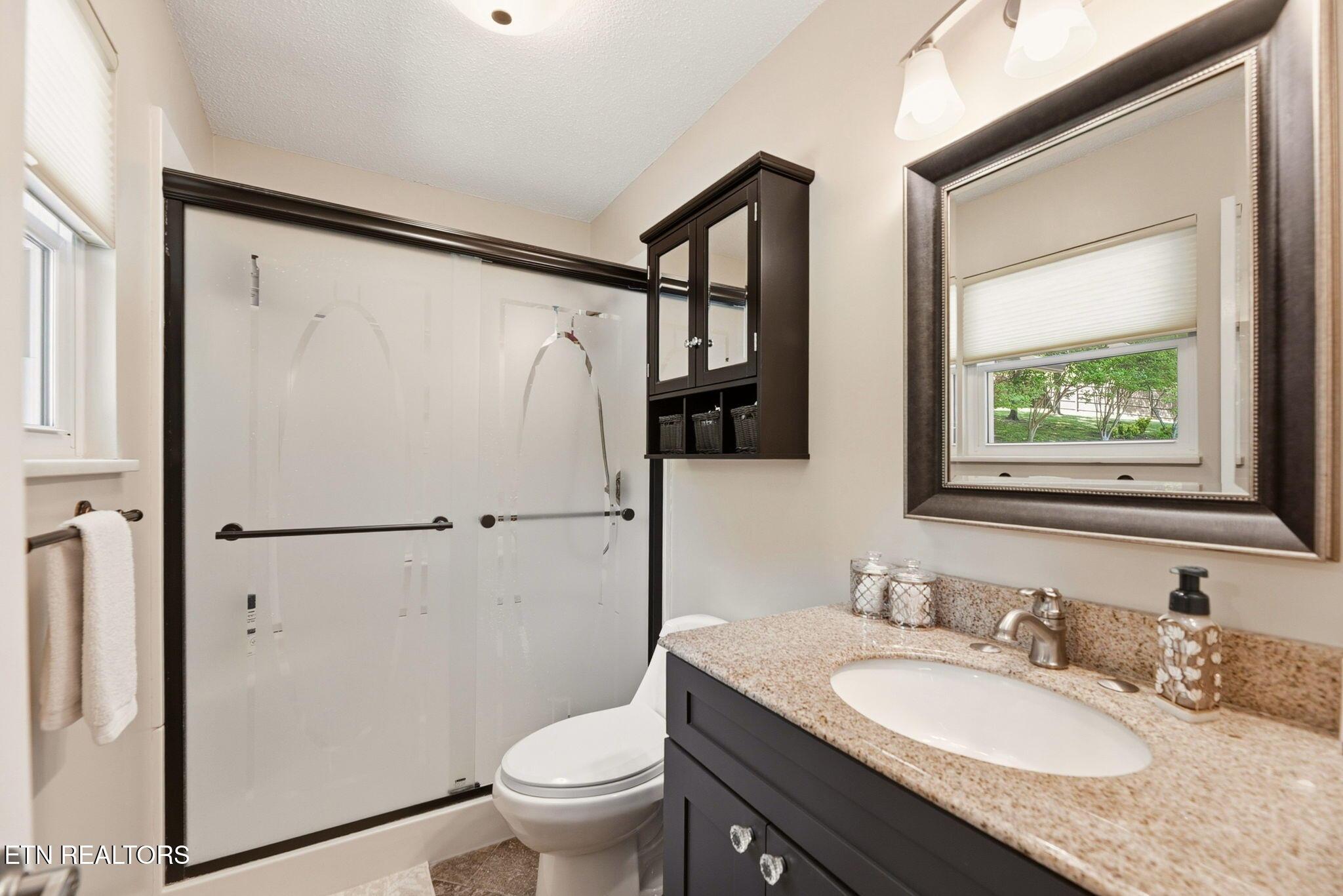 9957 Tierra Verde Drive, Knoxville, TN - Fort Loudoun and Tellico Lake Real Estate - Image# 21
