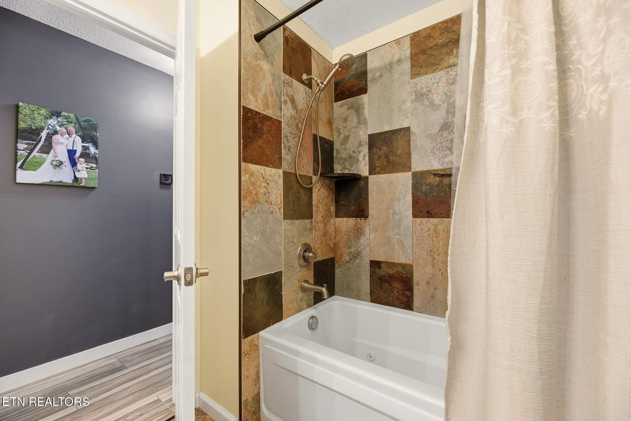9957 Tierra Verde Drive, Knoxville, TN - Fort Loudoun and Tellico Lake Real Estate - Image# 29