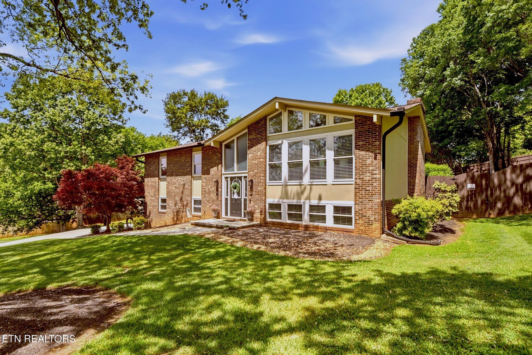 9957 Tierra Verde Drive, Knoxville, TN