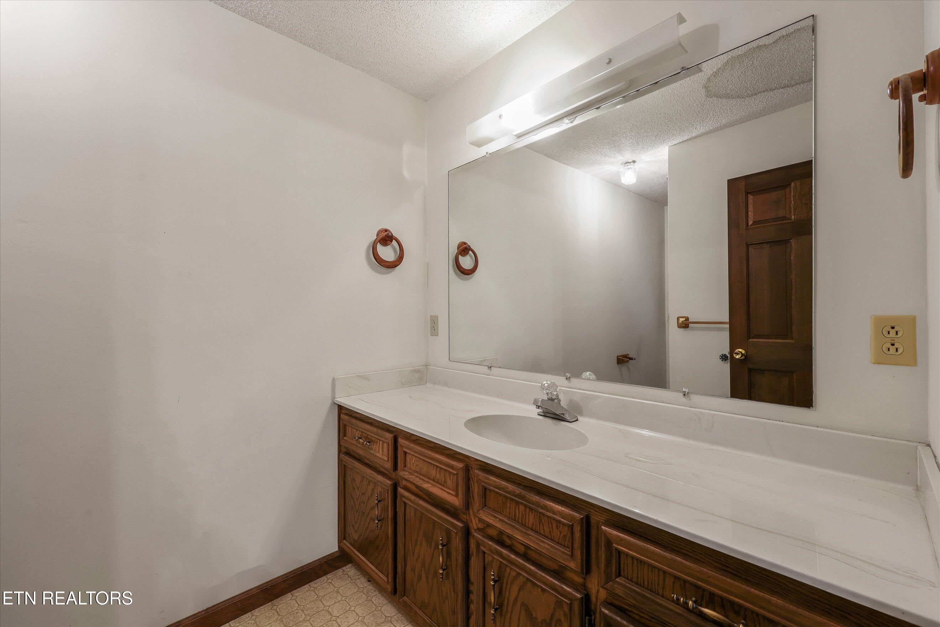 11417 Berry Hill Drive, Knoxville, TN - Fort Loudoun and Tellico Lake Real Estate - Image# 31
