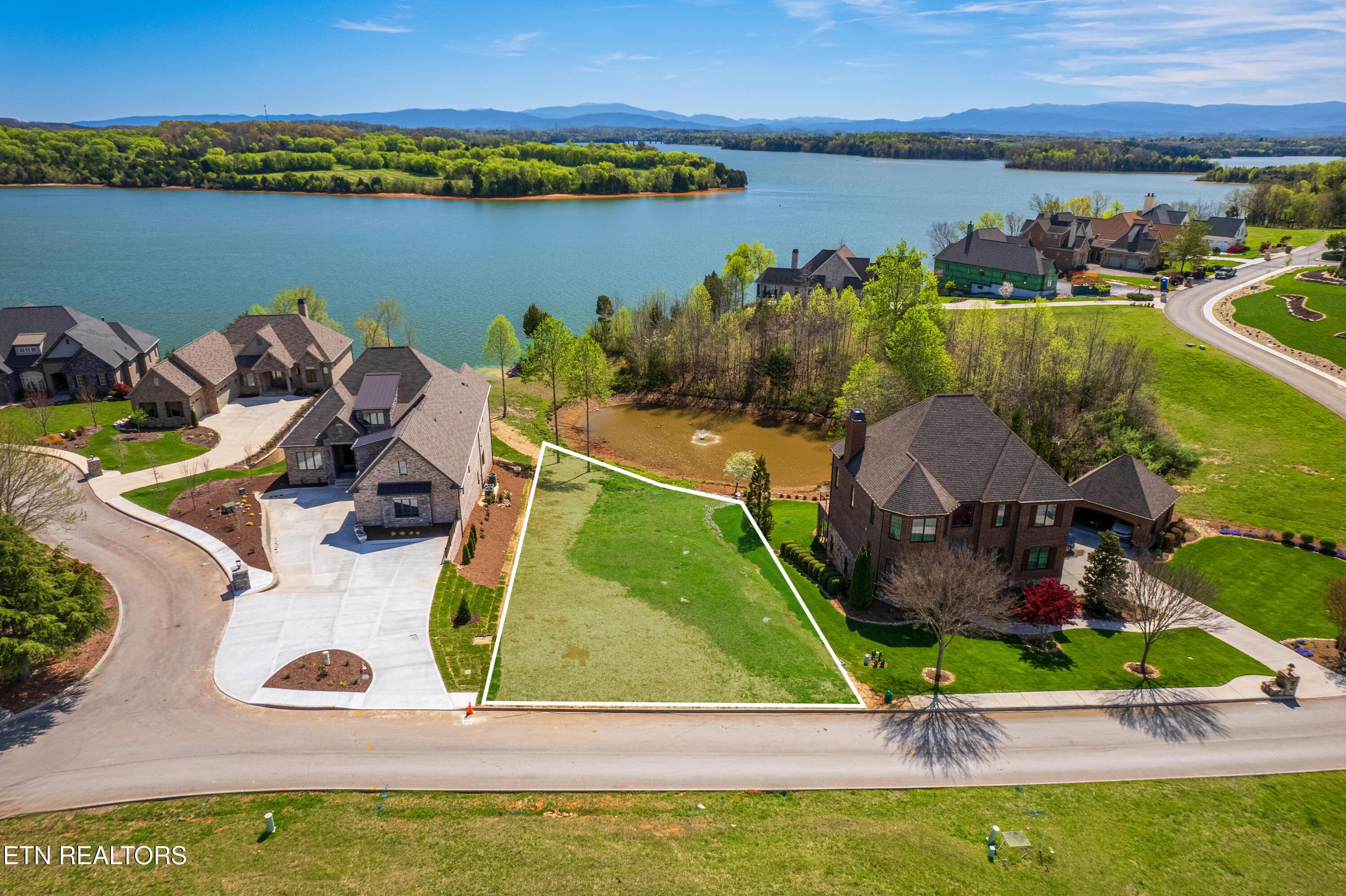 101 Breakers Drive, Vonore, TN