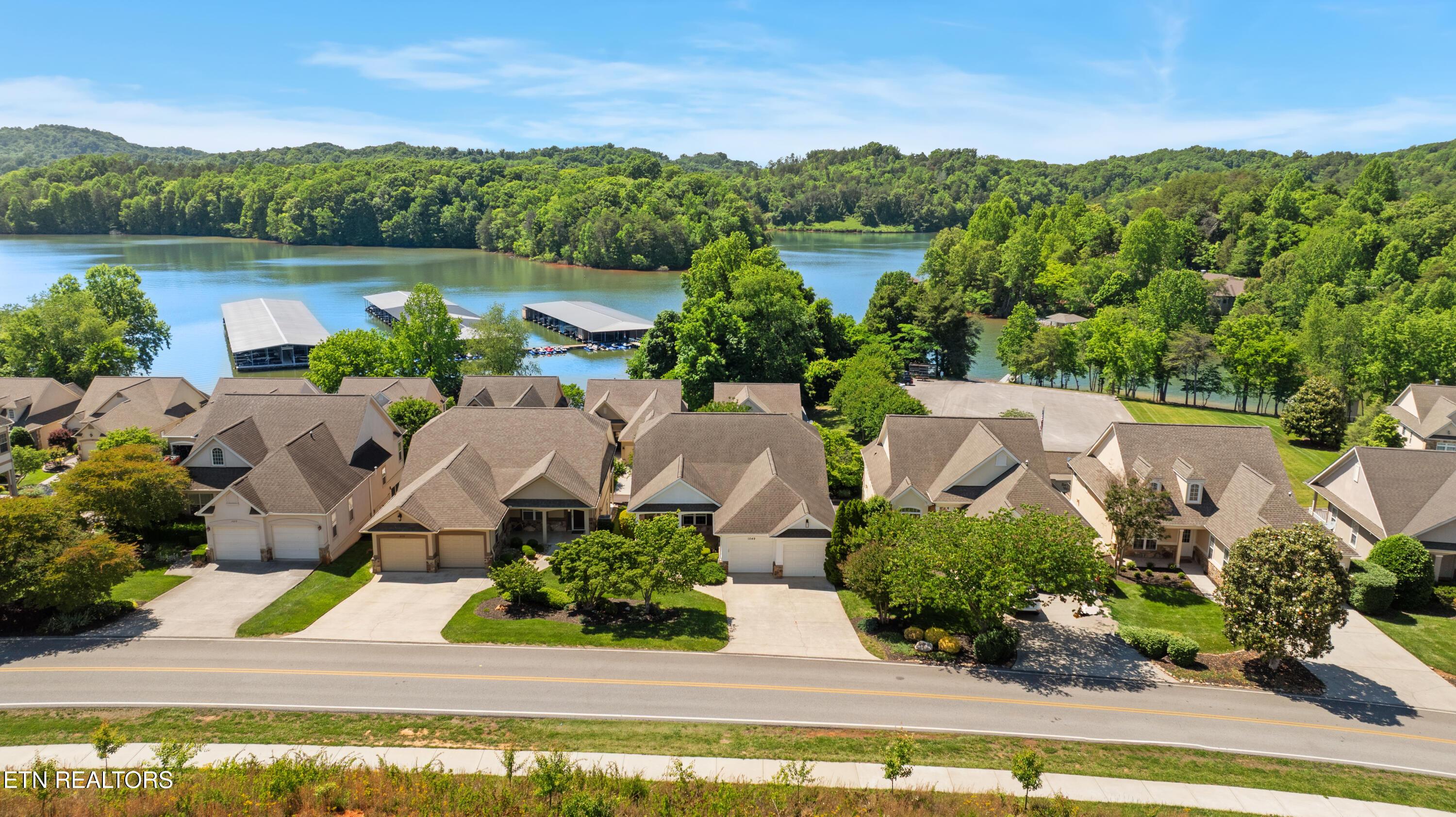 1049 Rarity Bay Pkwy, Vonore, TN - Fort Loudoun and Tellico Lake Real Estate - Image# 2