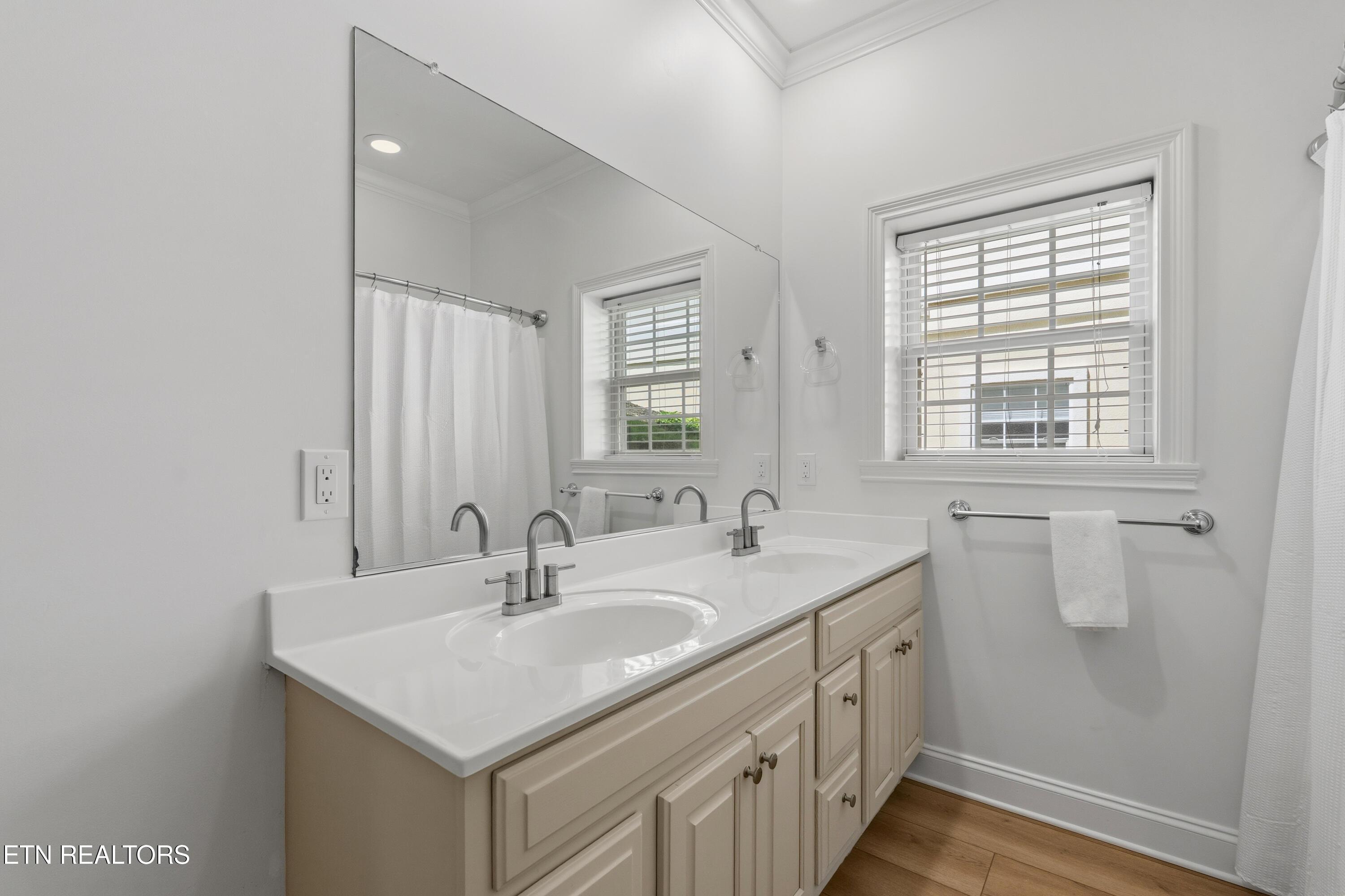 1049 Rarity Bay Pkwy, Vonore, TN - Fort Loudoun and Tellico Lake Real Estate - Image# 32
