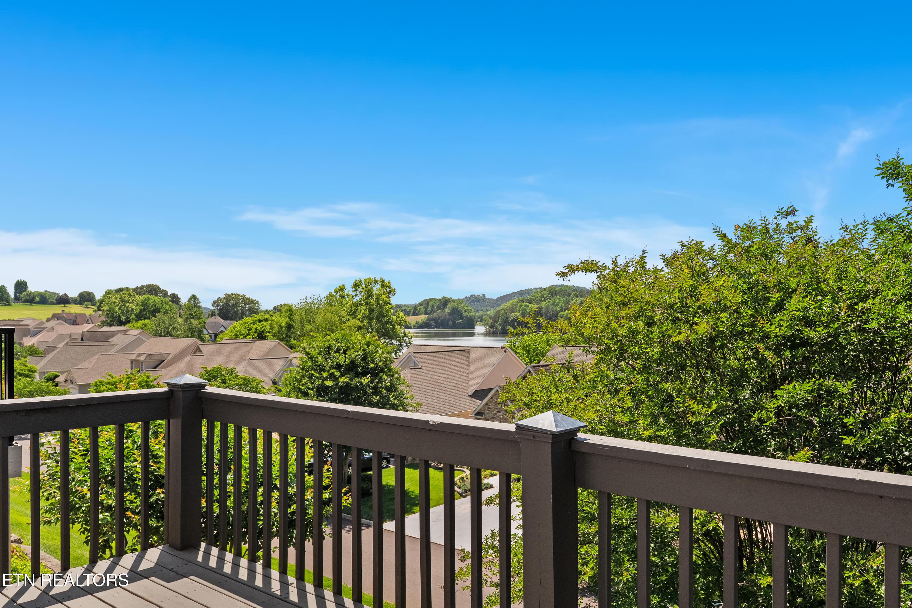 1049 Rarity Bay Pkwy, Vonore, TN - Fort Loudoun and Tellico Lake Real Estate - Image# 9