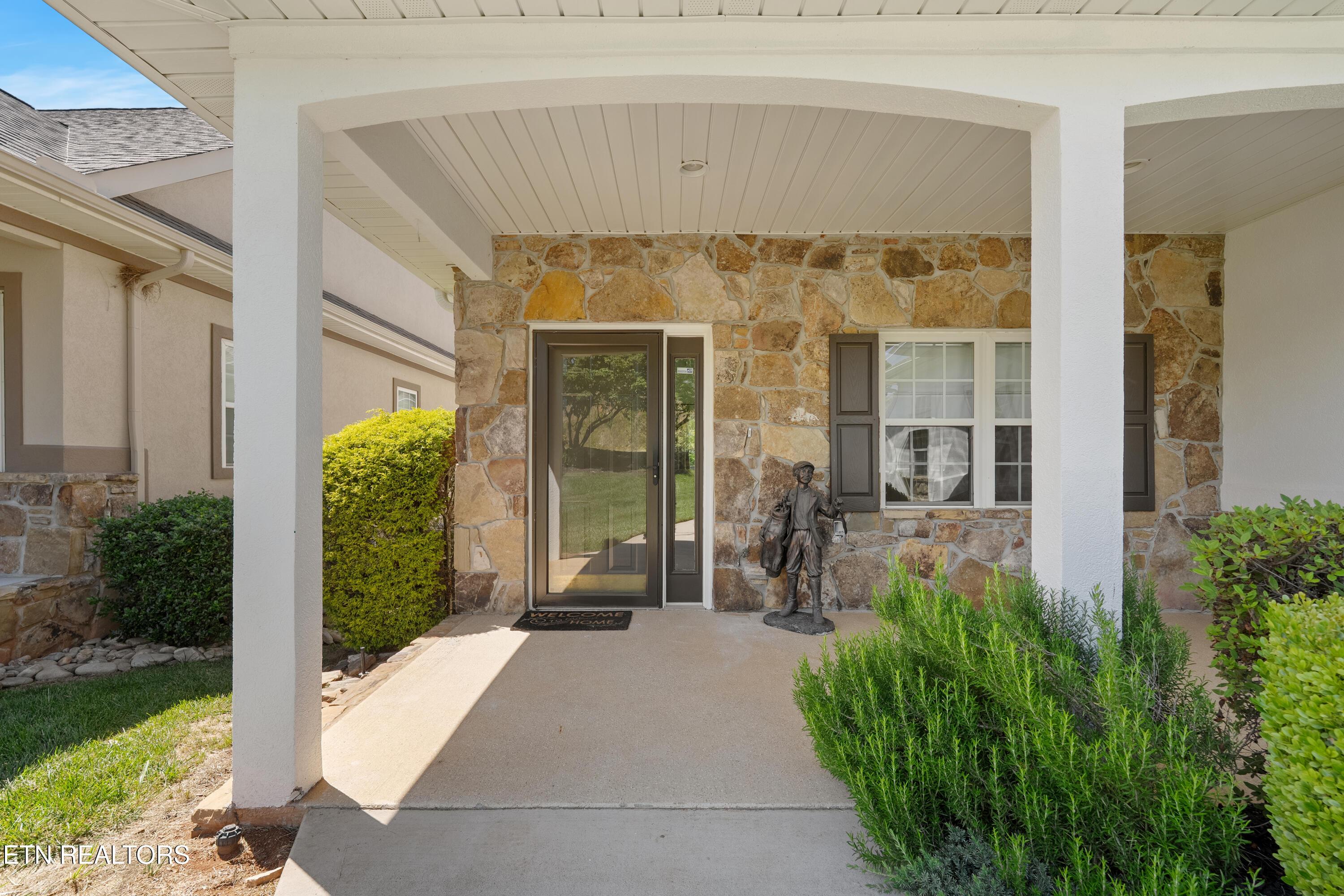 1049 Rarity Bay Pkwy, Vonore, TN - Fort Loudoun and Tellico Lake Real Estate - Image# 4