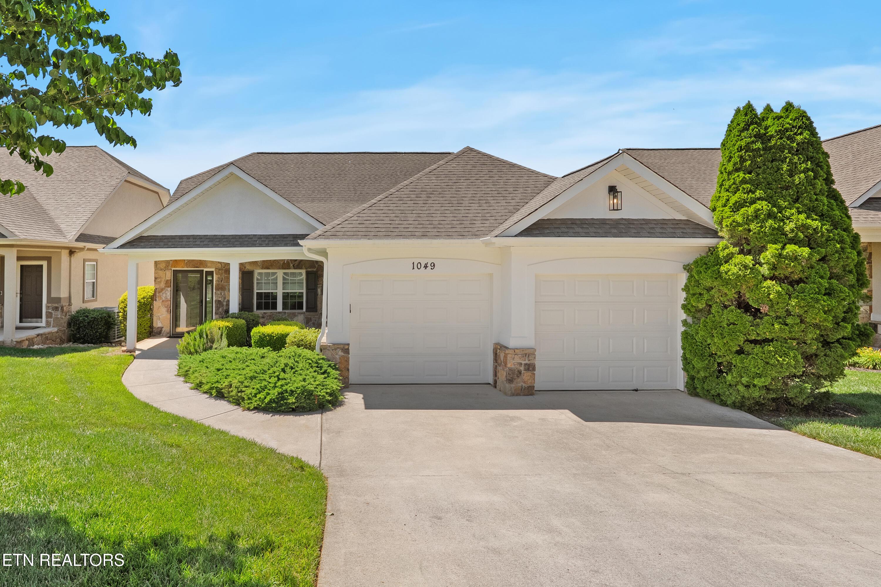 1049 Rarity Bay Pkwy, Vonore, TN - Fort Loudoun and Tellico Lake Real Estate - Image# 1