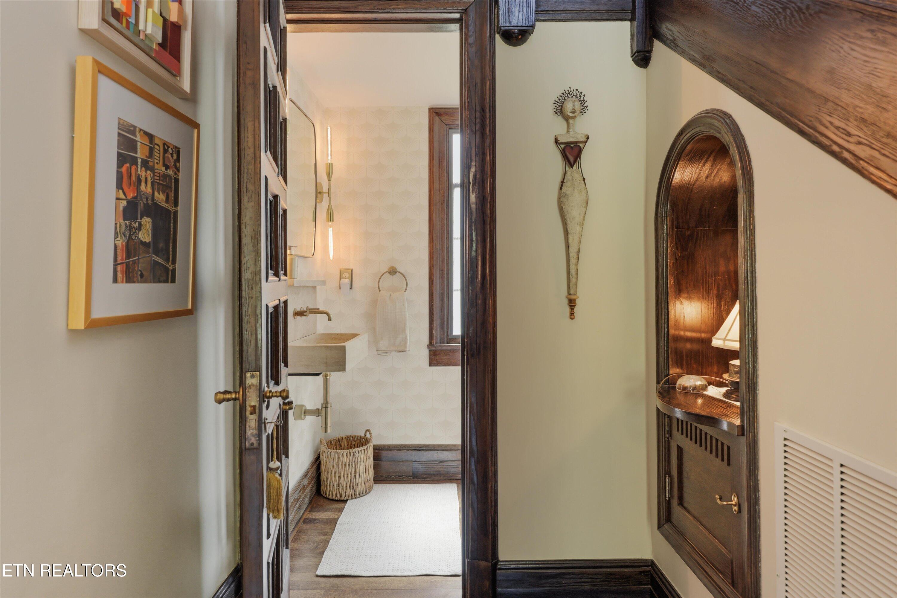 2824 Kingston Pike, Knoxville, TN - Fort Loudoun and Tellico Lake Real Estate - Image# 7