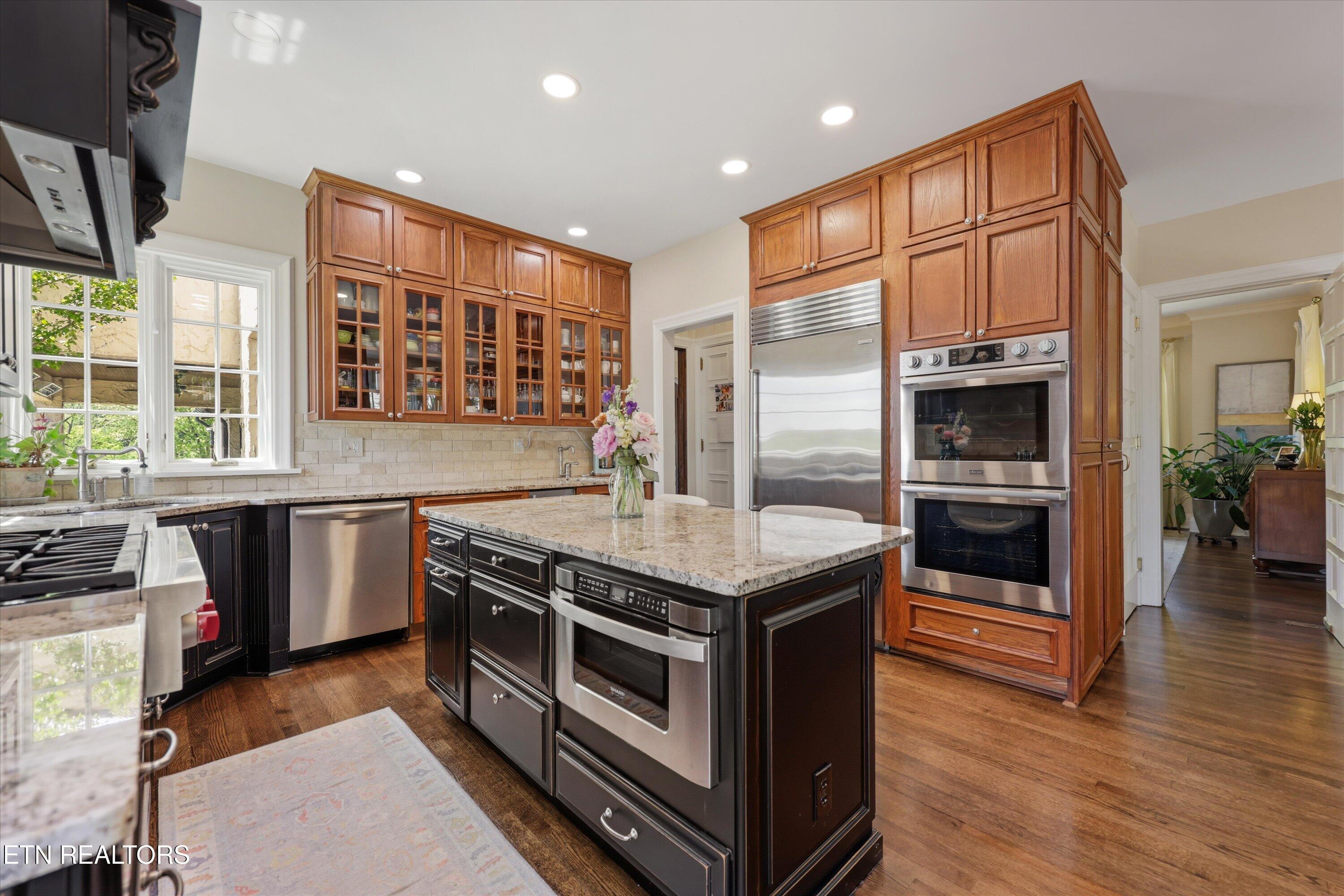 2824 Kingston Pike, Knoxville, TN - Fort Loudoun and Tellico Lake Real Estate - Image# 9